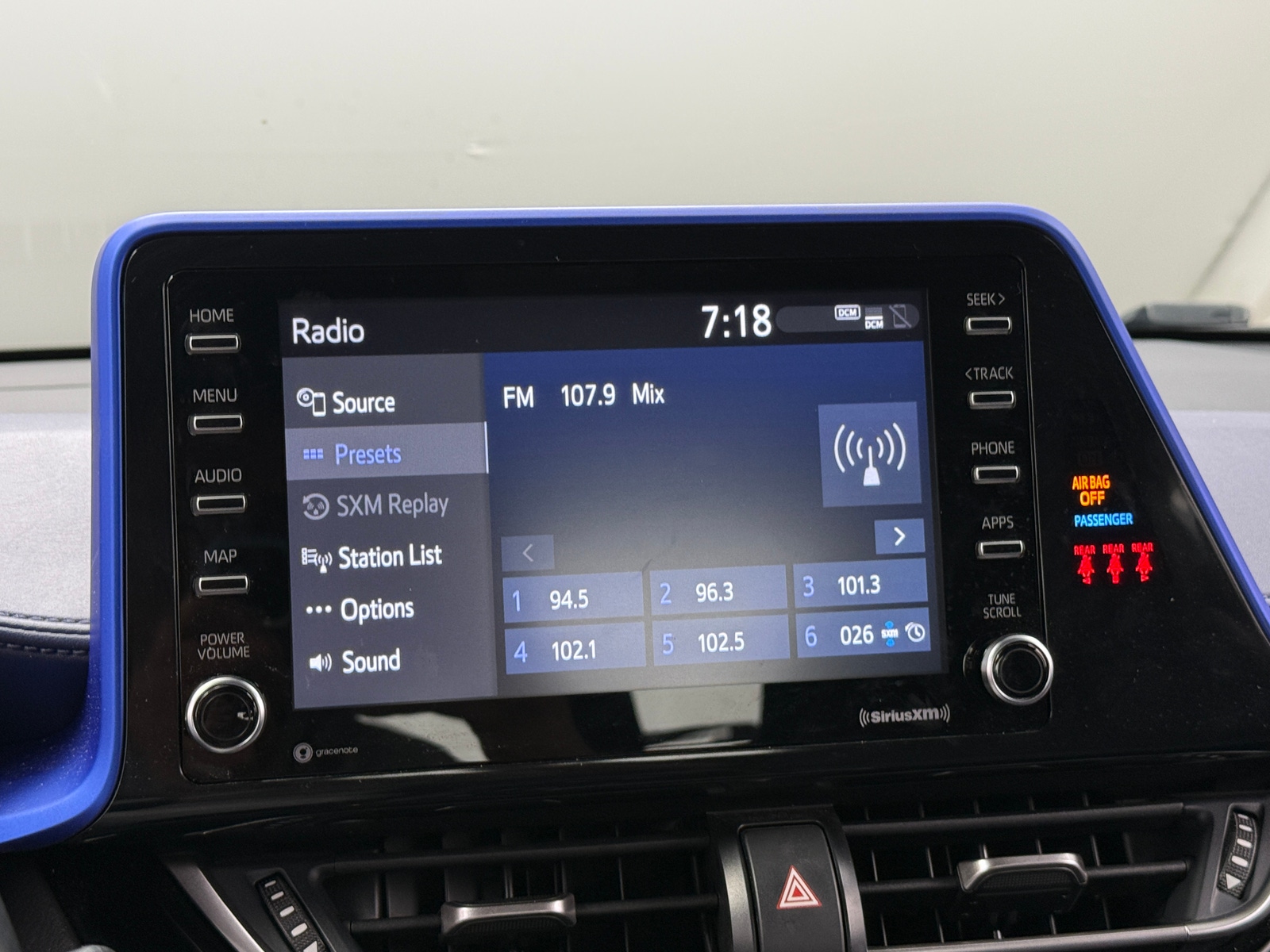 Thumbnail: 2021 Toyota C-HR - 4