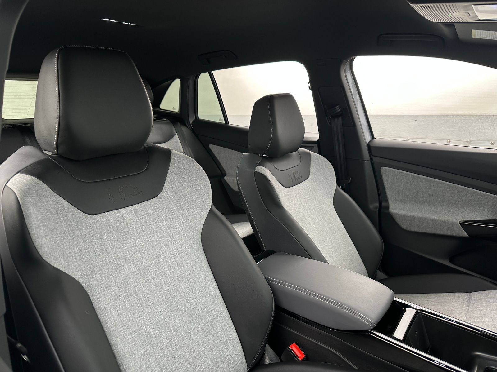 Thumbnail: 2025 Volkswagen ID.4 - 2