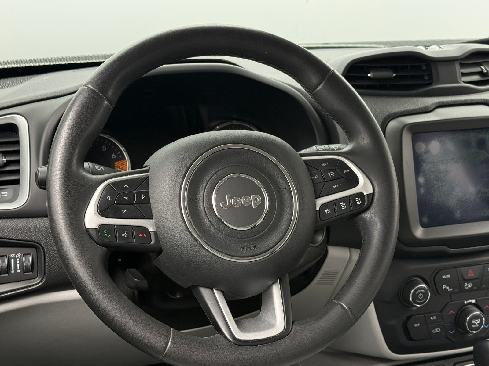 Thumbnail: 2020 Jeep Renegade - 5