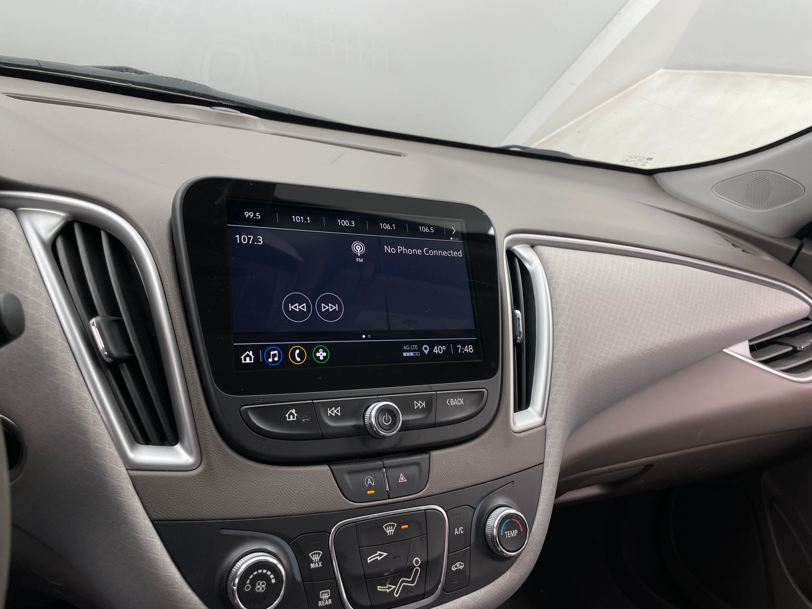 Thumbnail: 2022 Chevrolet Malibu - 4