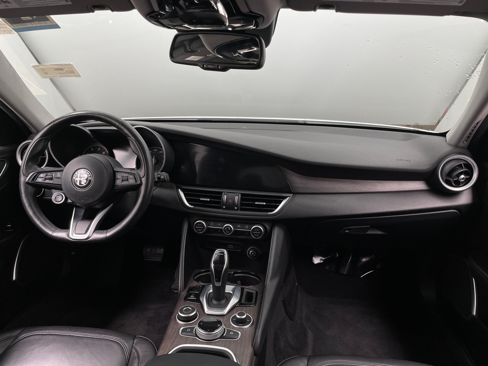 Thumbnail: 2021 Alfa Romeo Giulia - 2