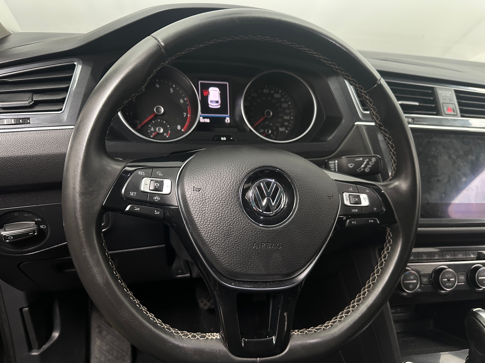 Thumbnail: 2021 Volkswagen Tiguan - 4