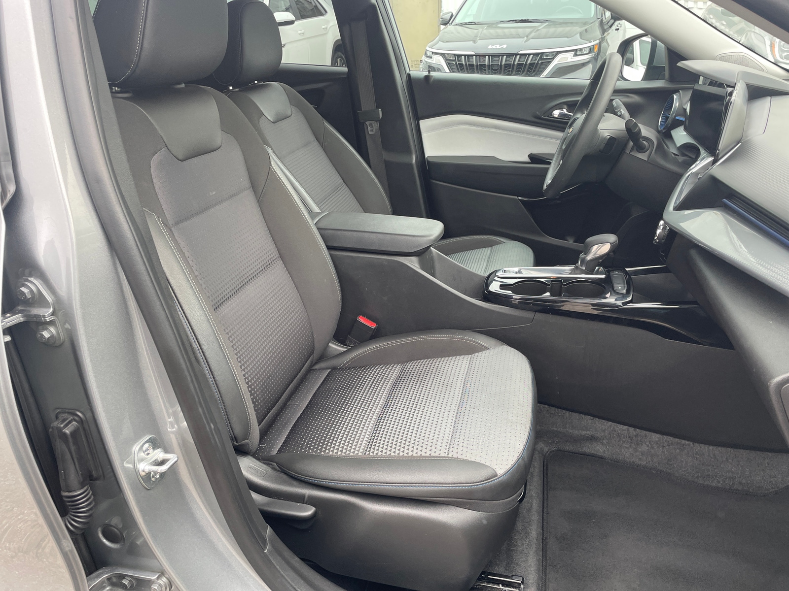 Thumbnail: 2025 Chevrolet Trax - 2