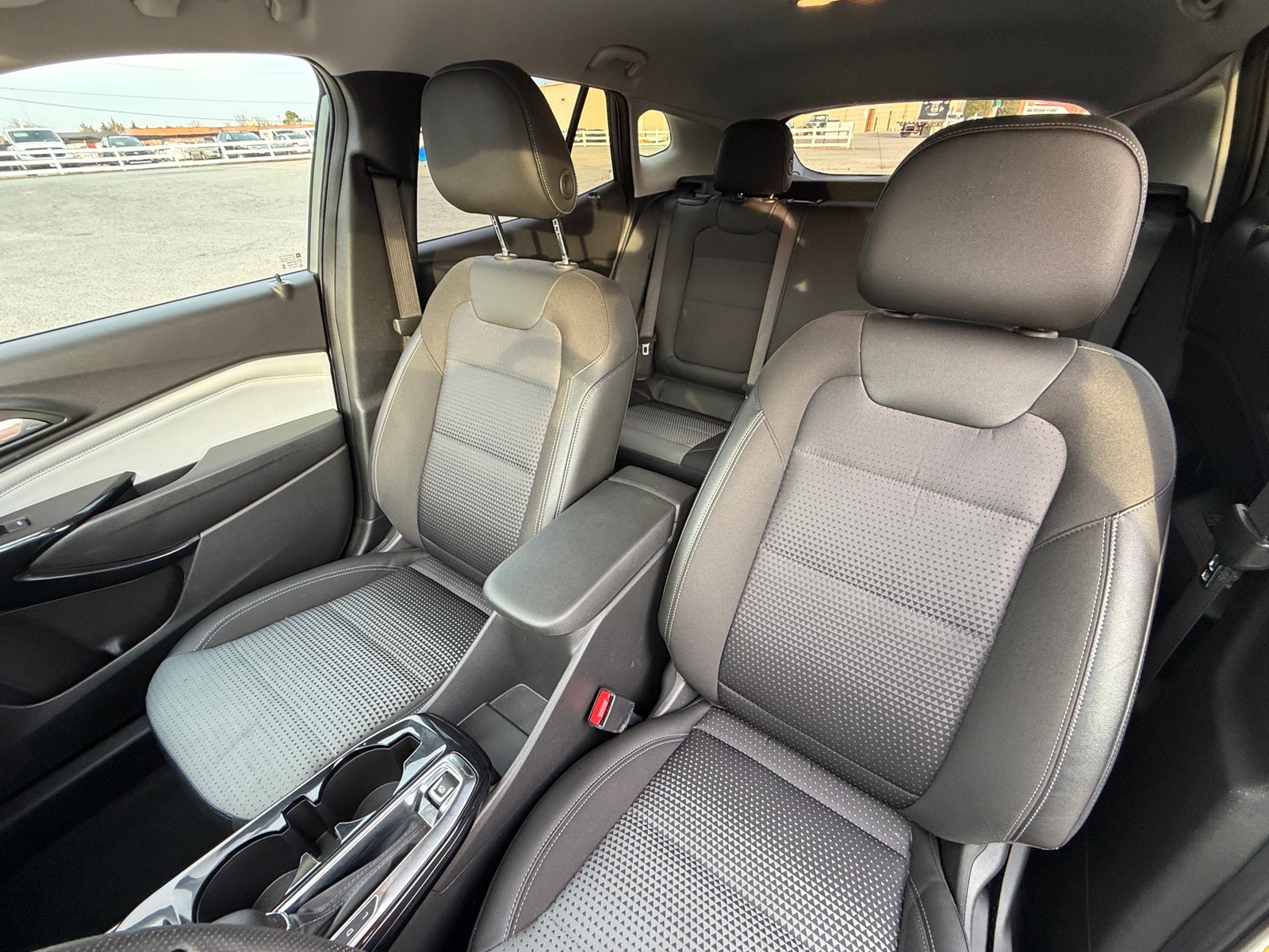 Thumbnail: 2025 Chevrolet Trax - 2