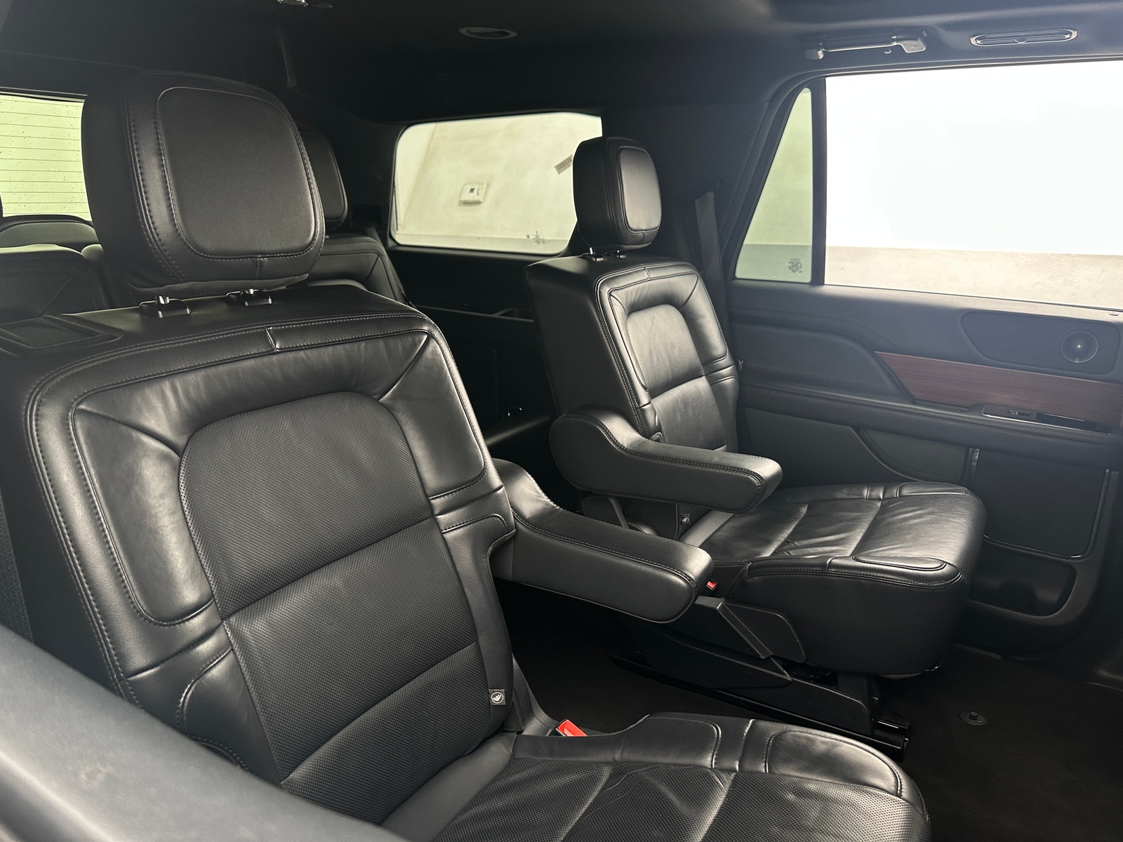 Thumbnail: 2024 Lincoln Navigator - 5