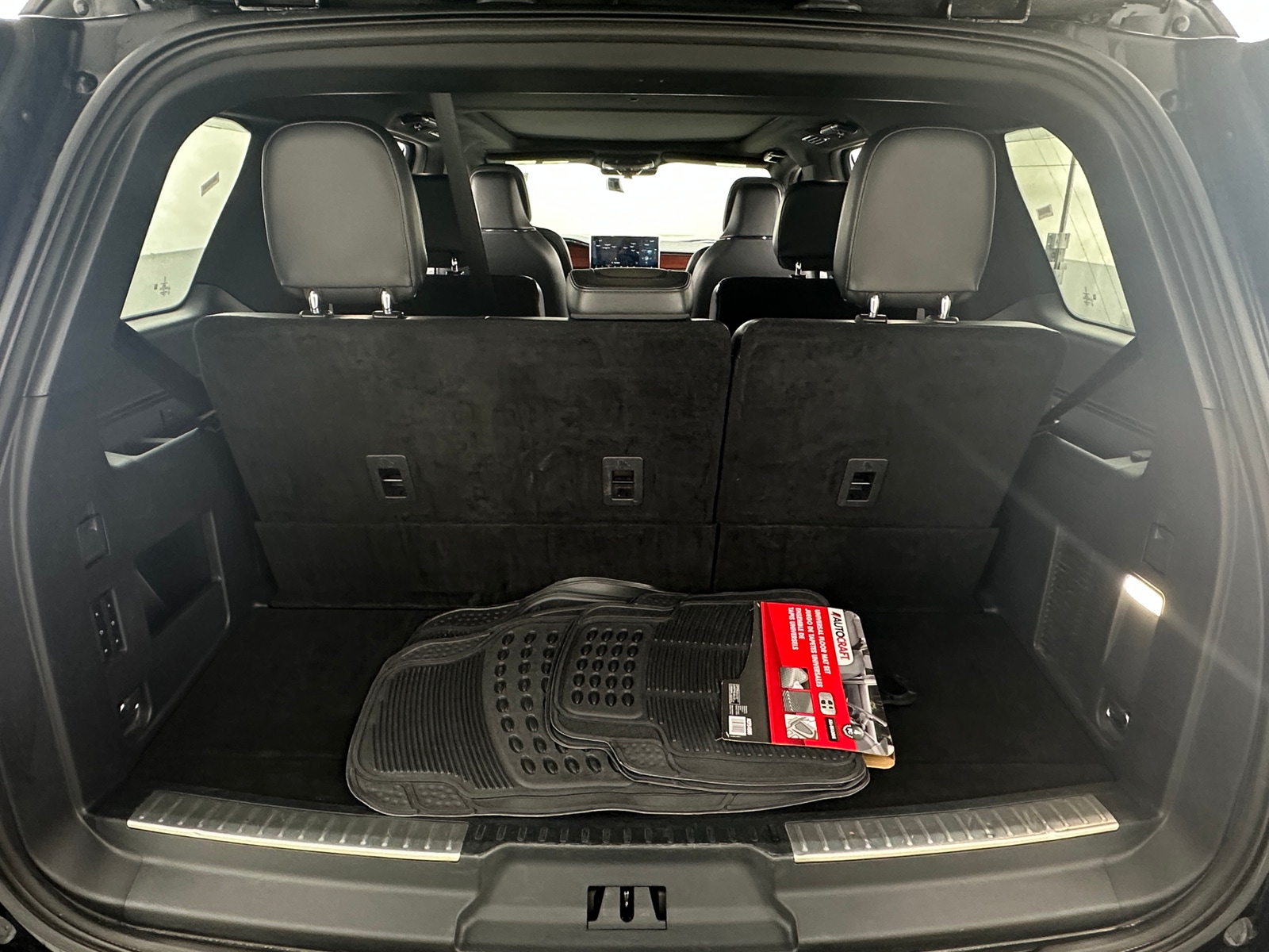 Thumbnail: 2024 Lincoln Navigator - 6