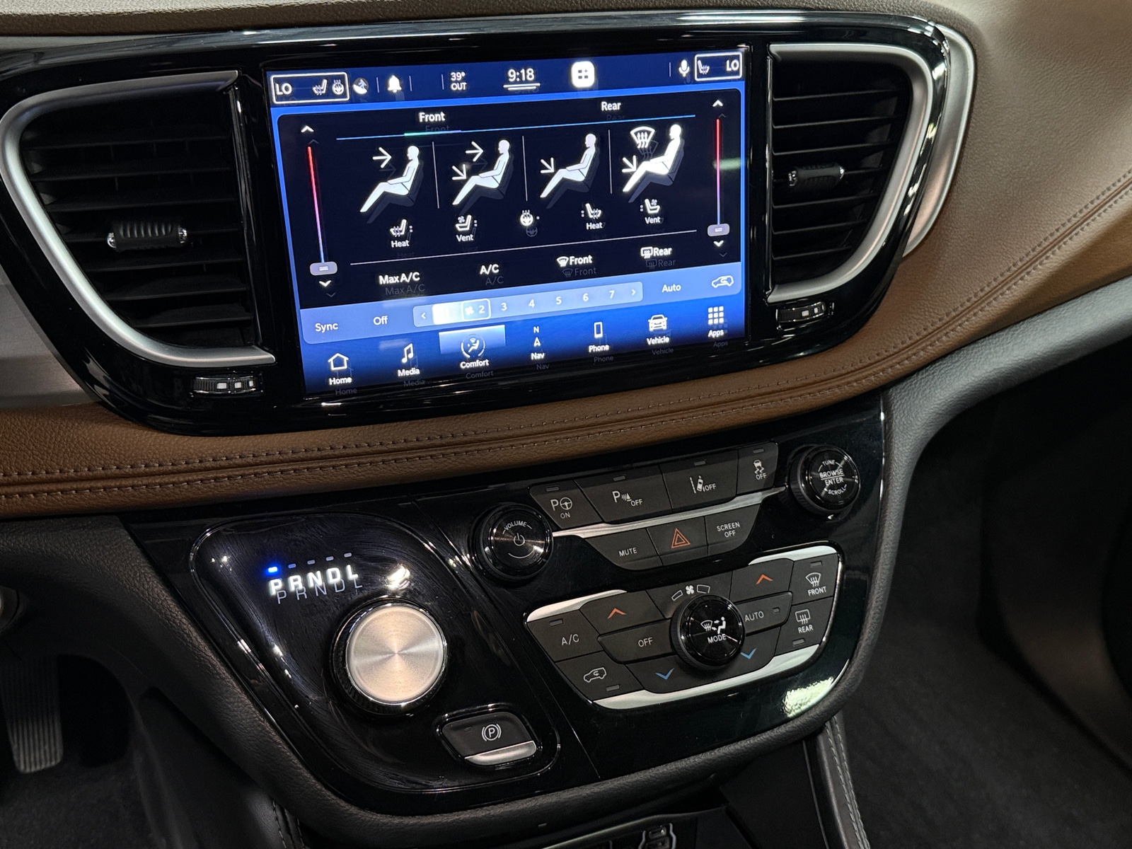 Thumbnail: 2021 Chrysler Pacifica - 4