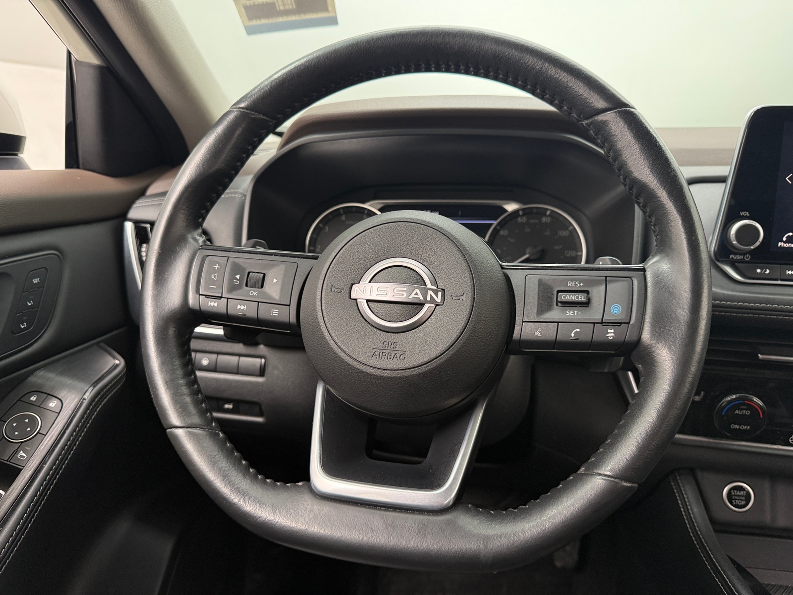 Thumbnail: 2023 Nissan Rogue - 4