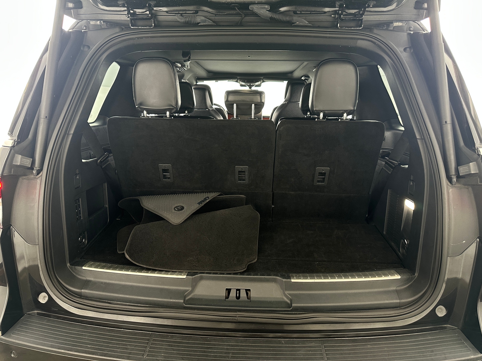 Thumbnail: 2023 Lincoln Navigator - 6