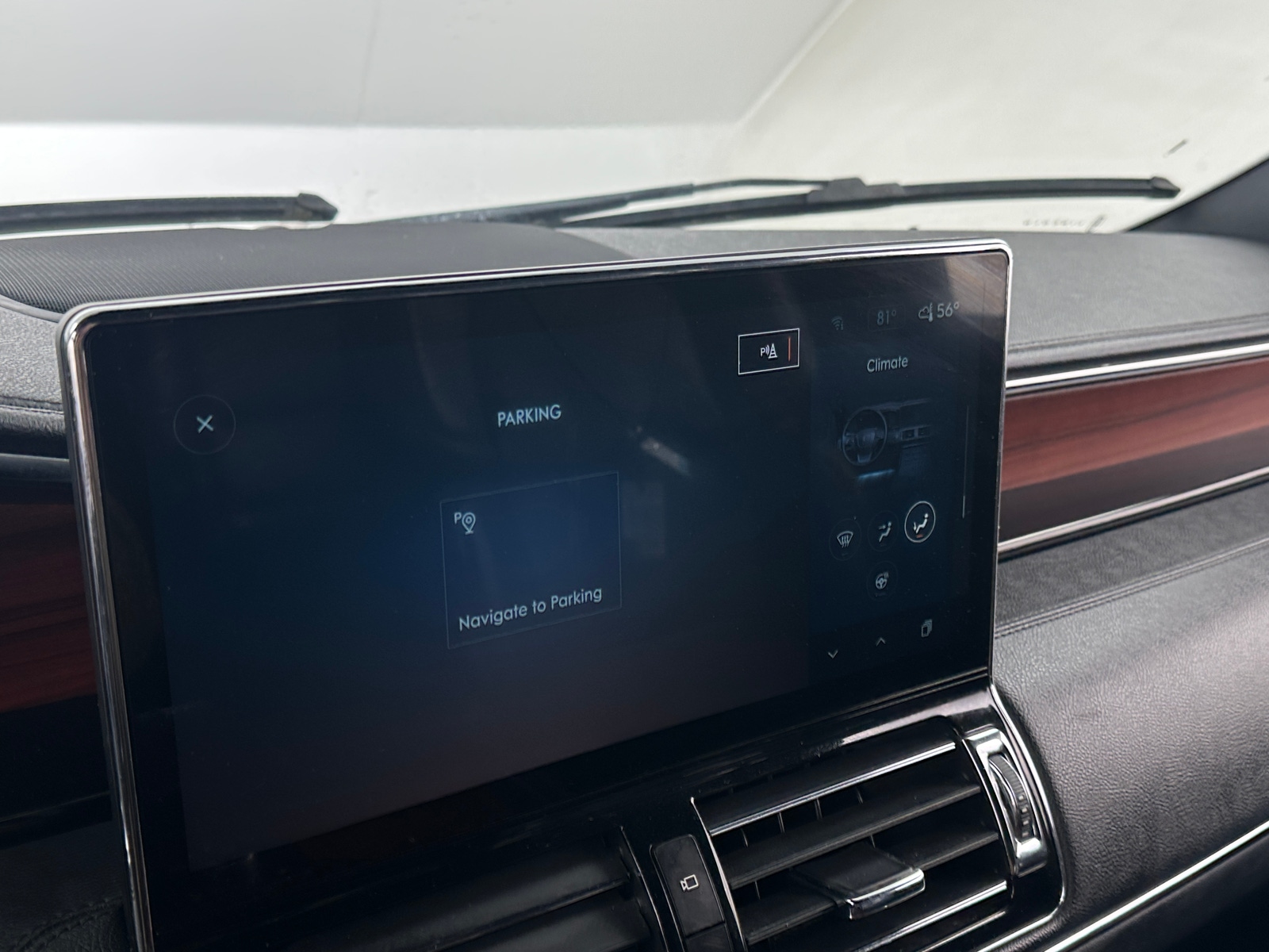 Thumbnail: 2023 Lincoln Navigator - 3