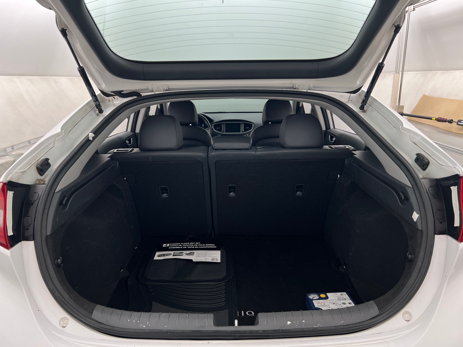 Thumbnail: 2017 Hyundai Ioniq - 6