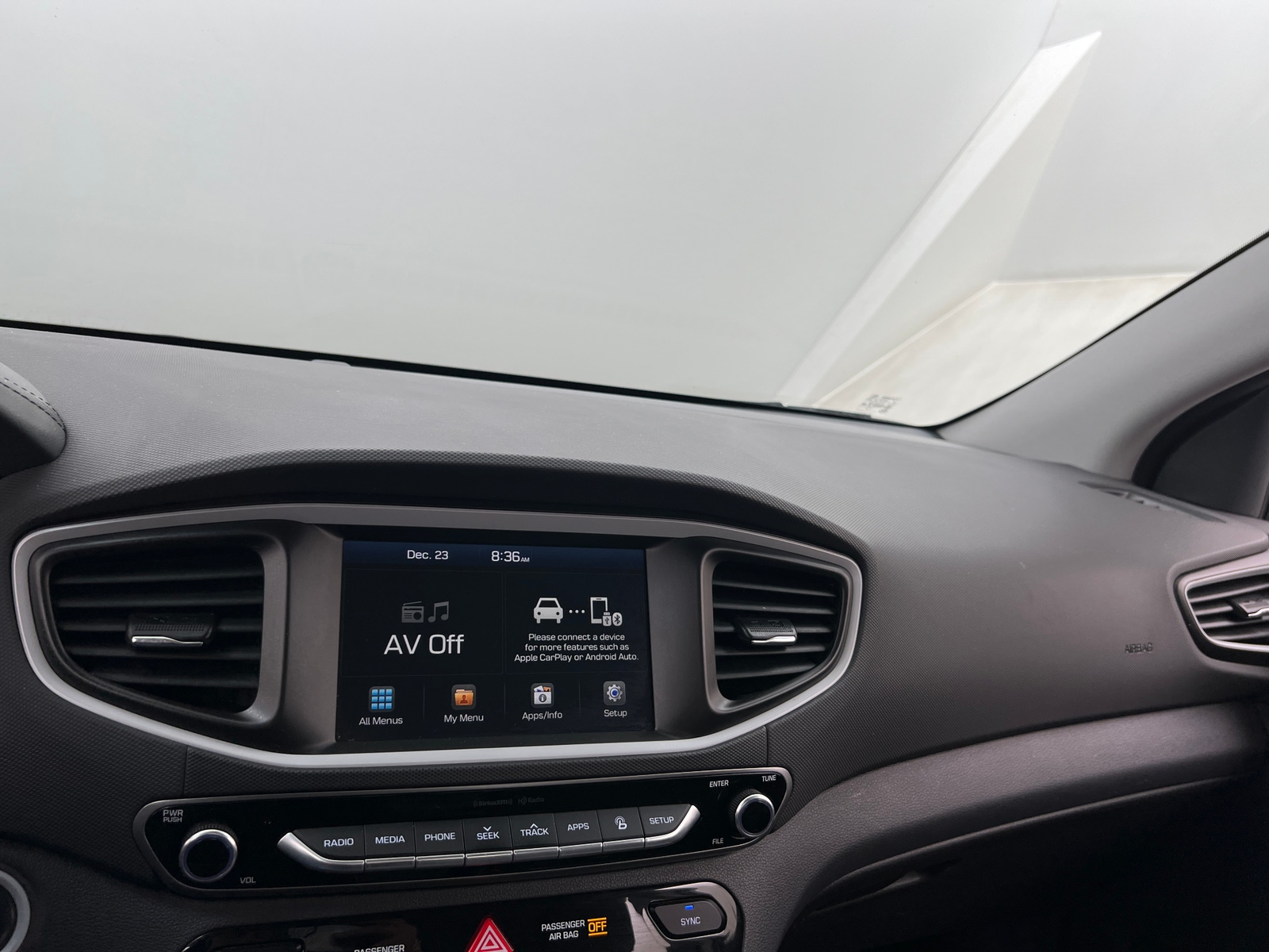 Thumbnail: 2017 Hyundai Ioniq - 3