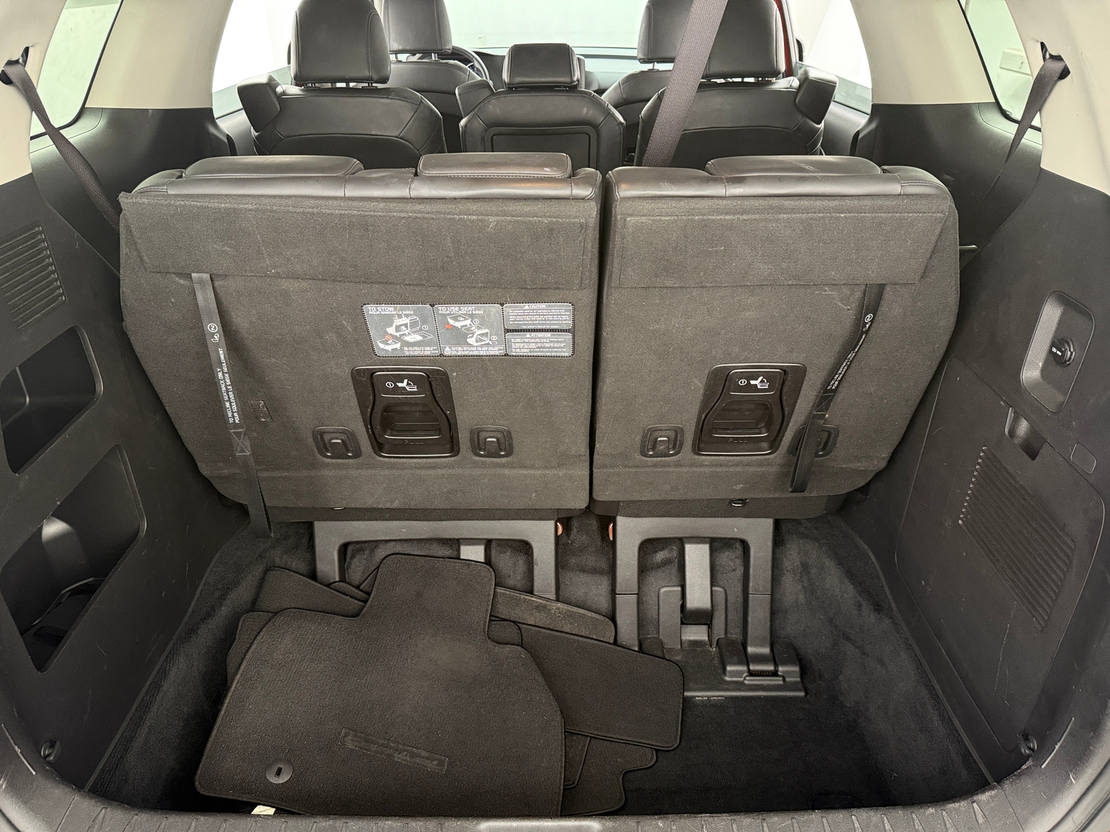 Thumbnail: 2023 Kia Carnival - 6