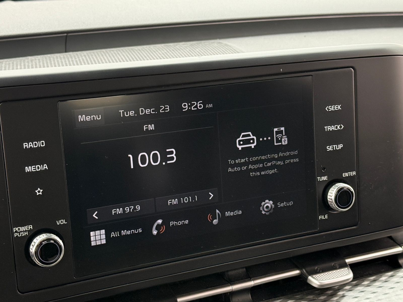 Thumbnail: 2023 Kia Carnival - 3