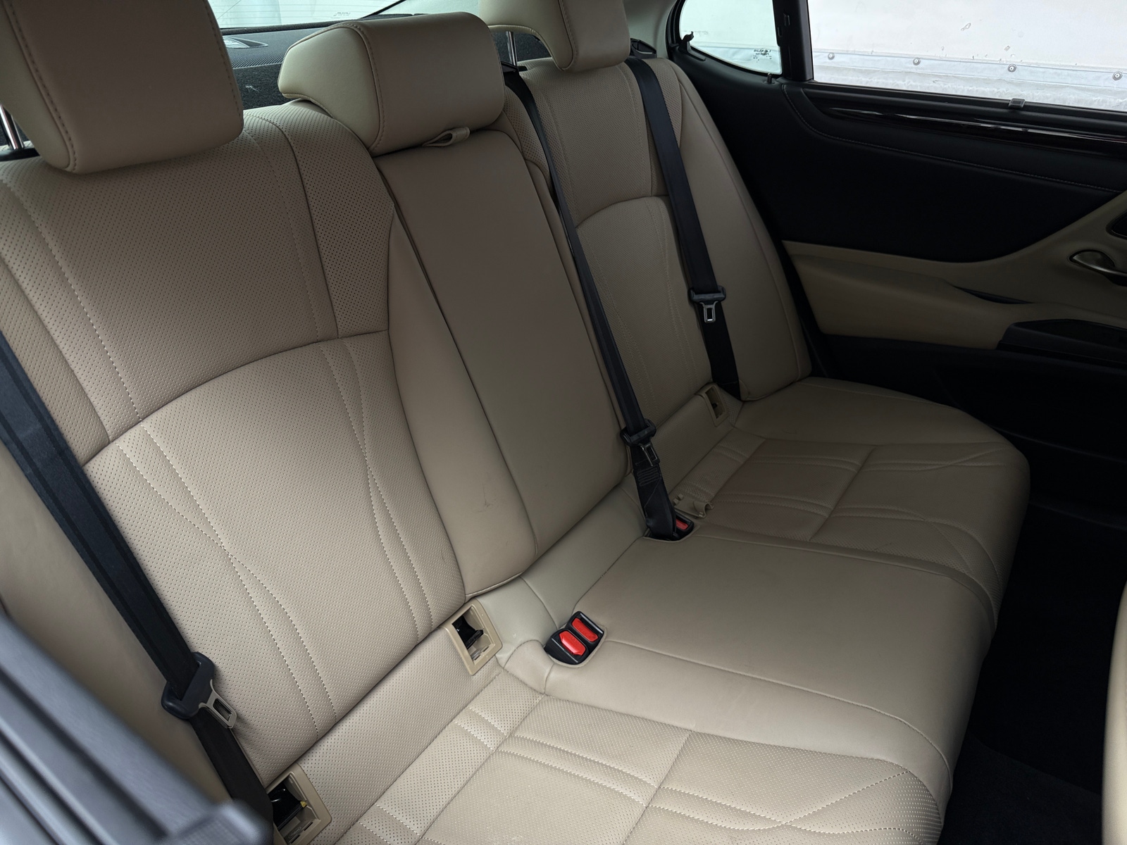 Thumbnail: 2019 Lexus ES - 6