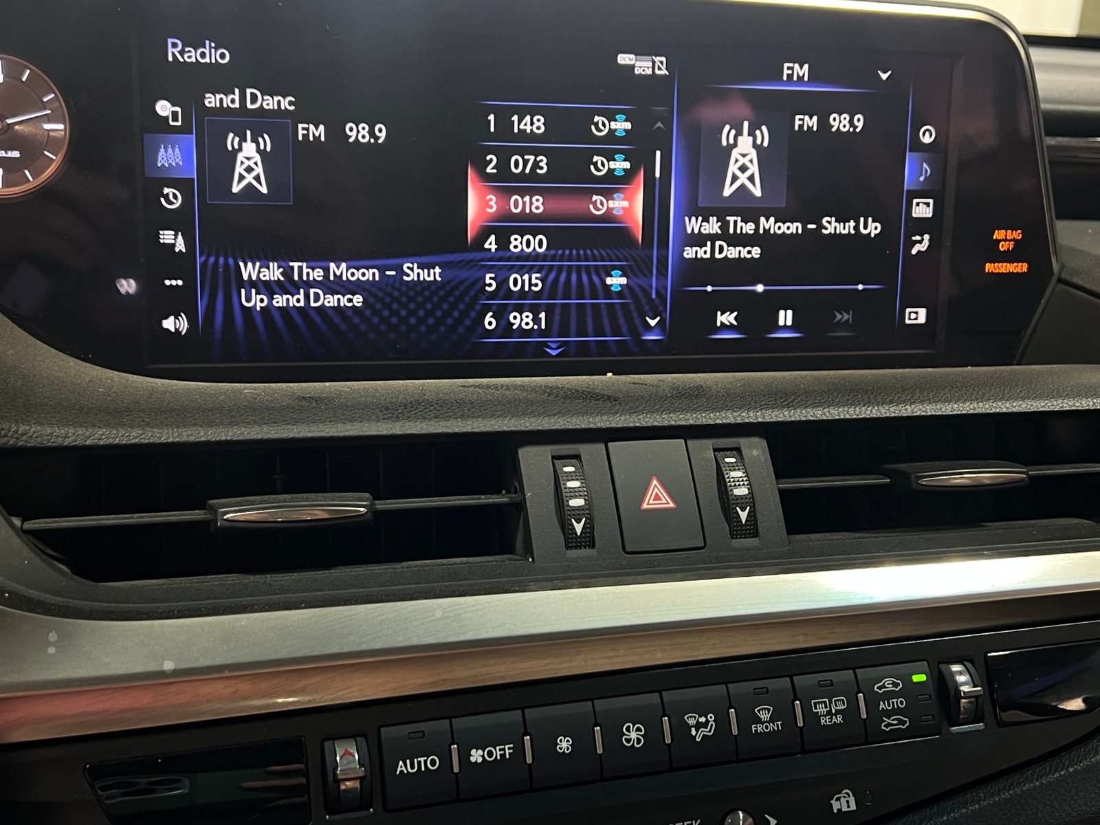 Thumbnail: 2019 Lexus ES - 4