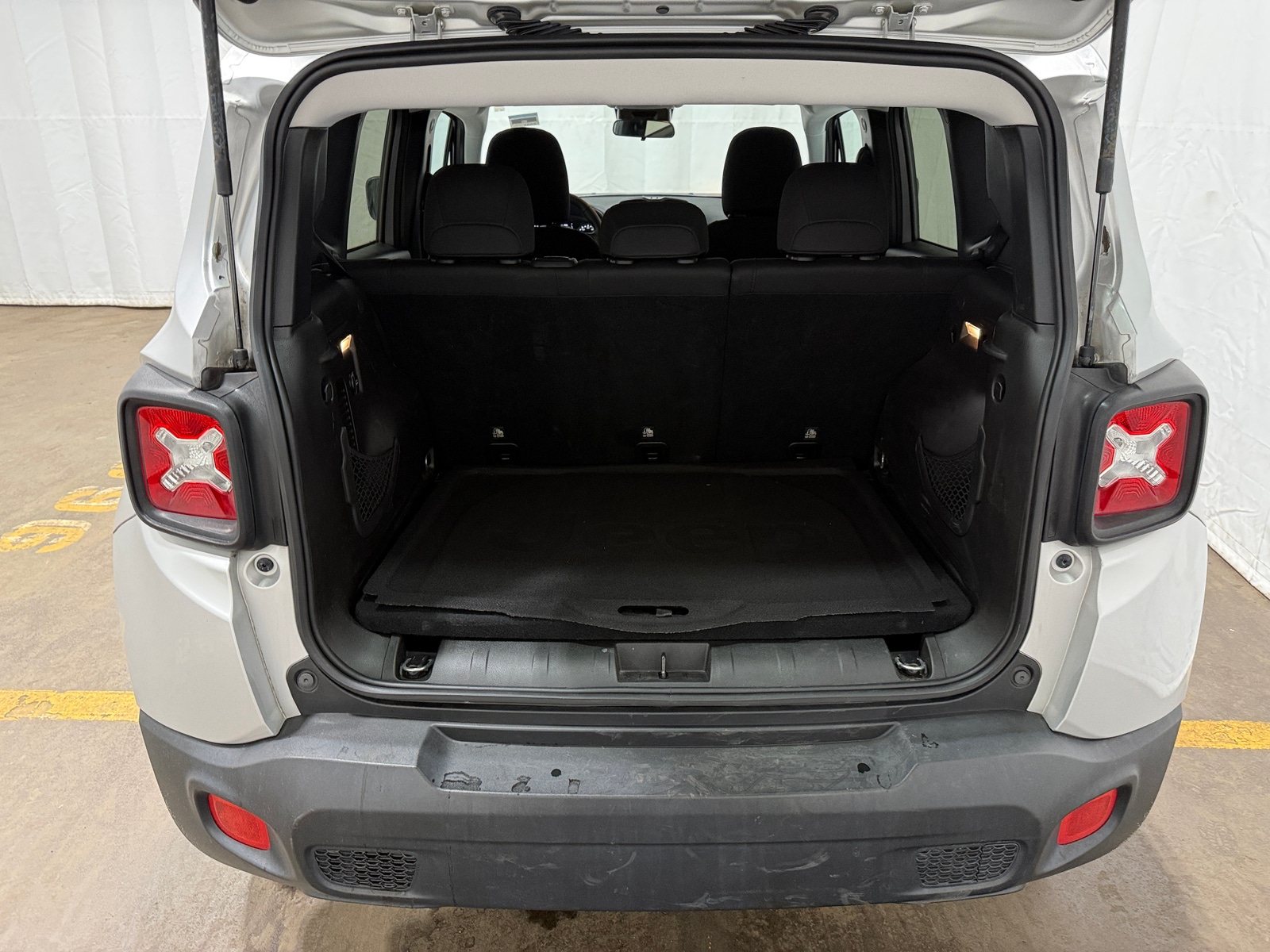 Thumbnail: 2017 Jeep Renegade - 7