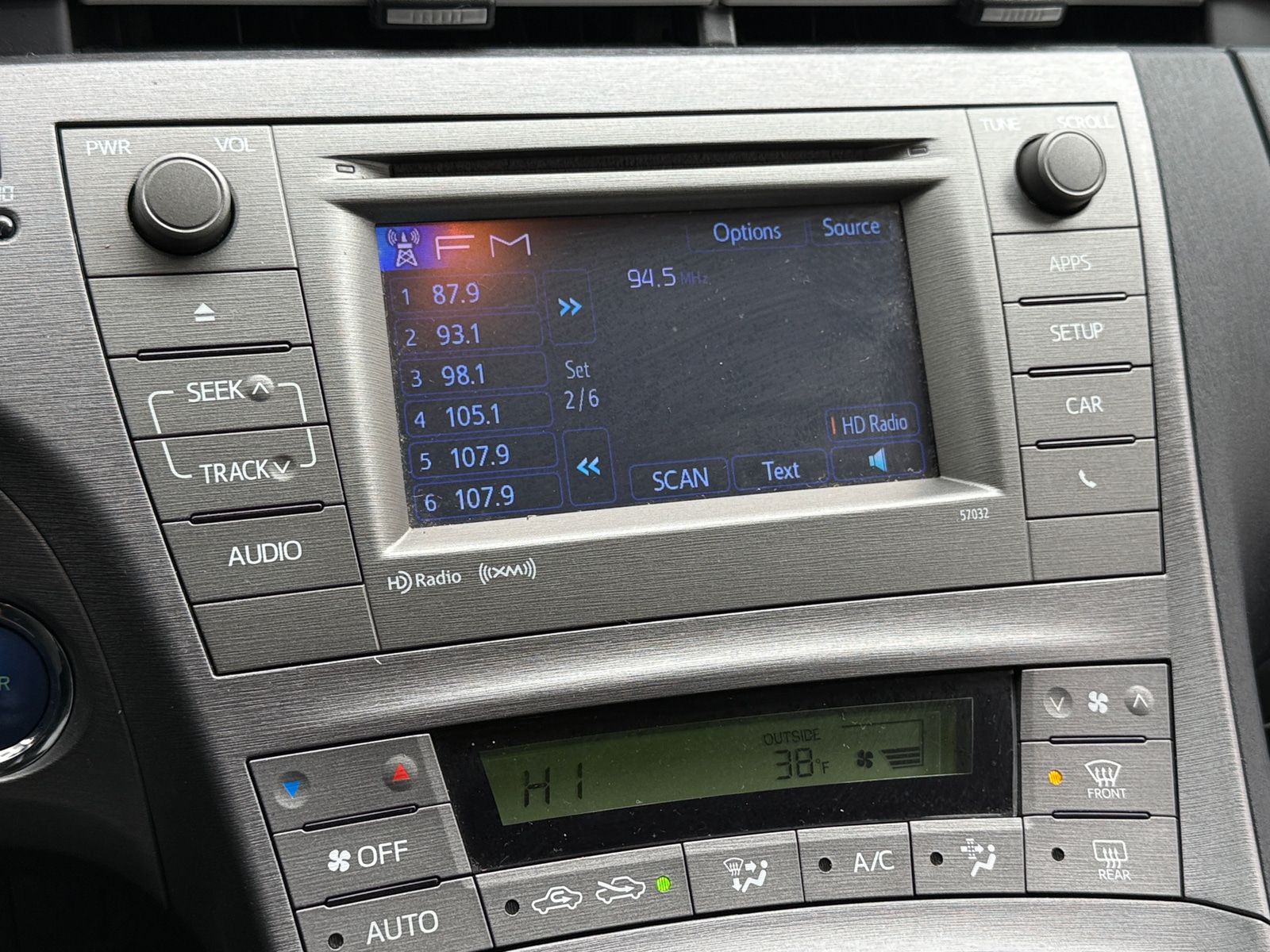 Thumbnail: 2014 Toyota Prius - 4