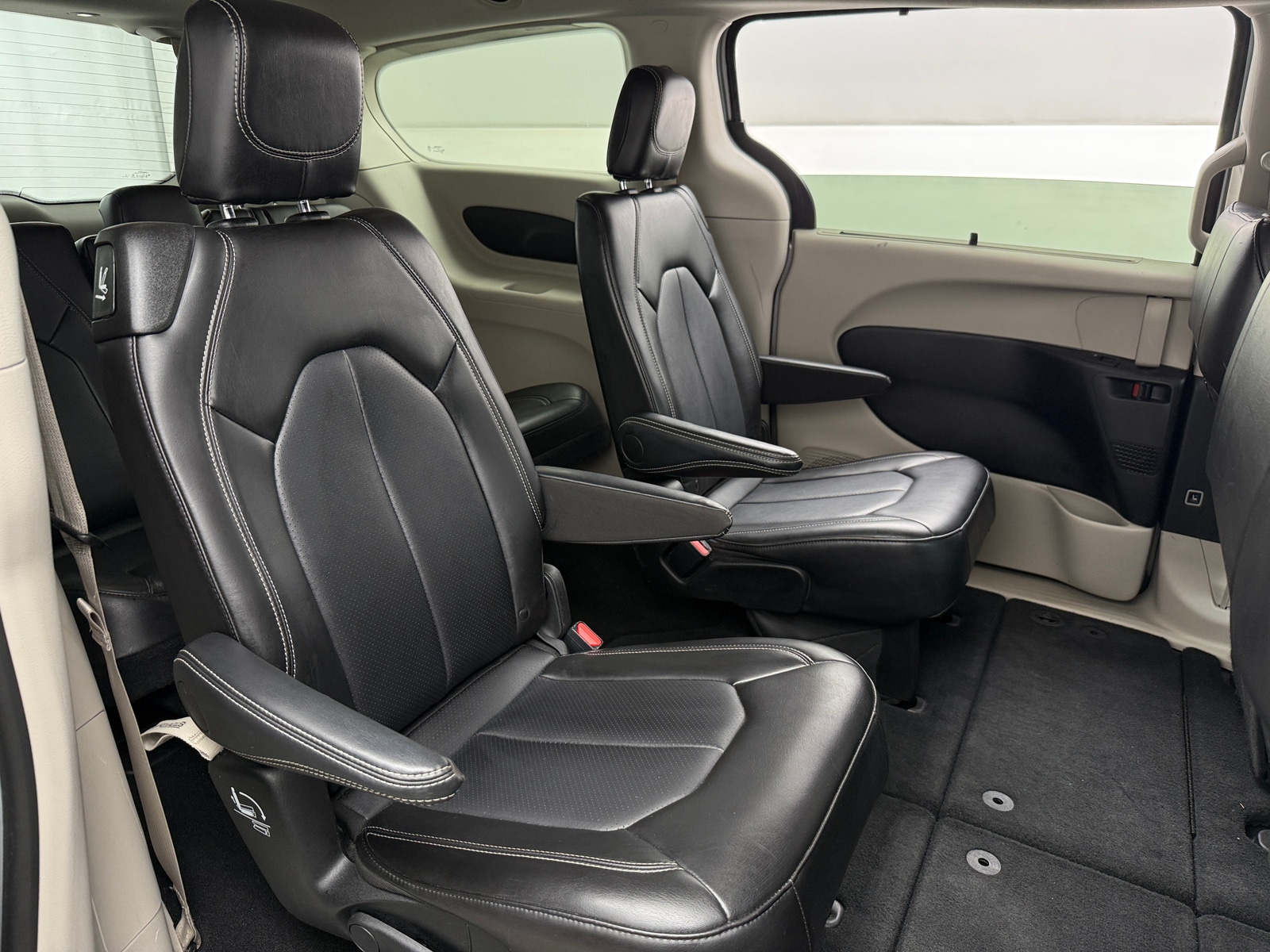 Thumbnail: 2024 Chrysler Pacifica - 5