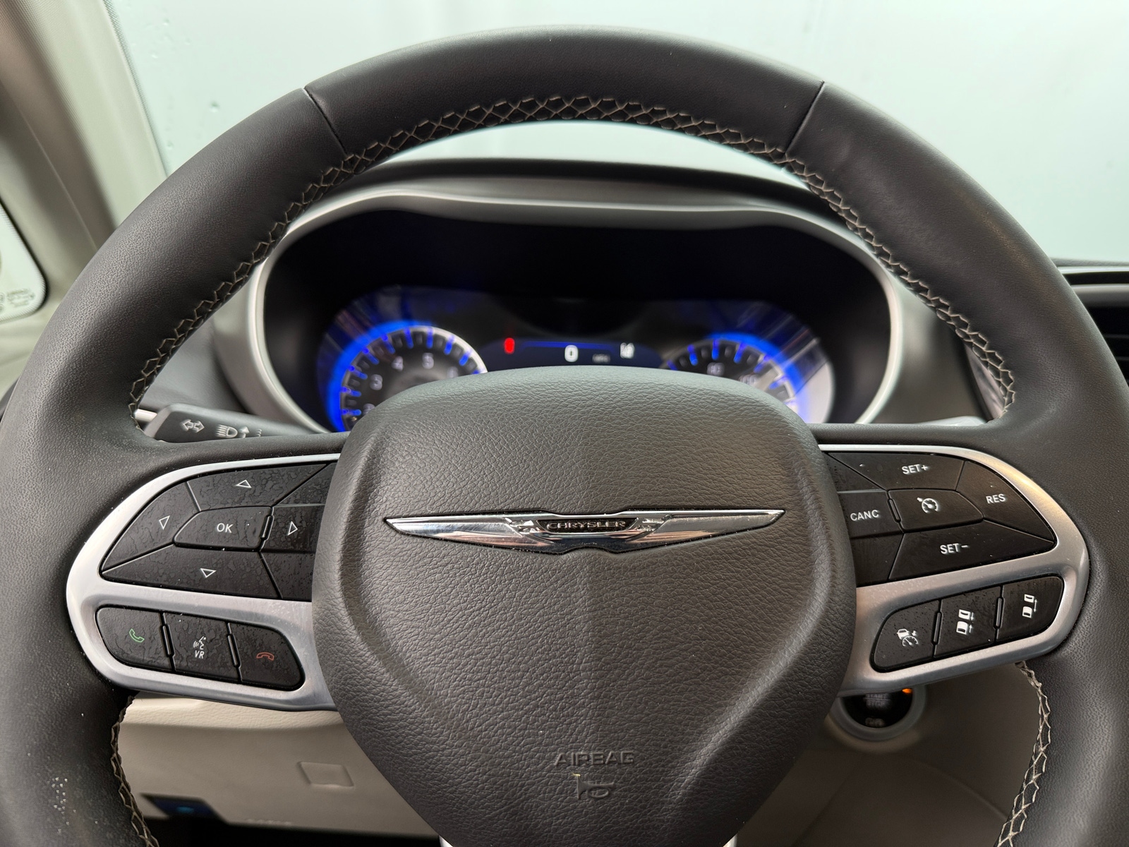 Thumbnail: 2024 Chrysler Pacifica - 4