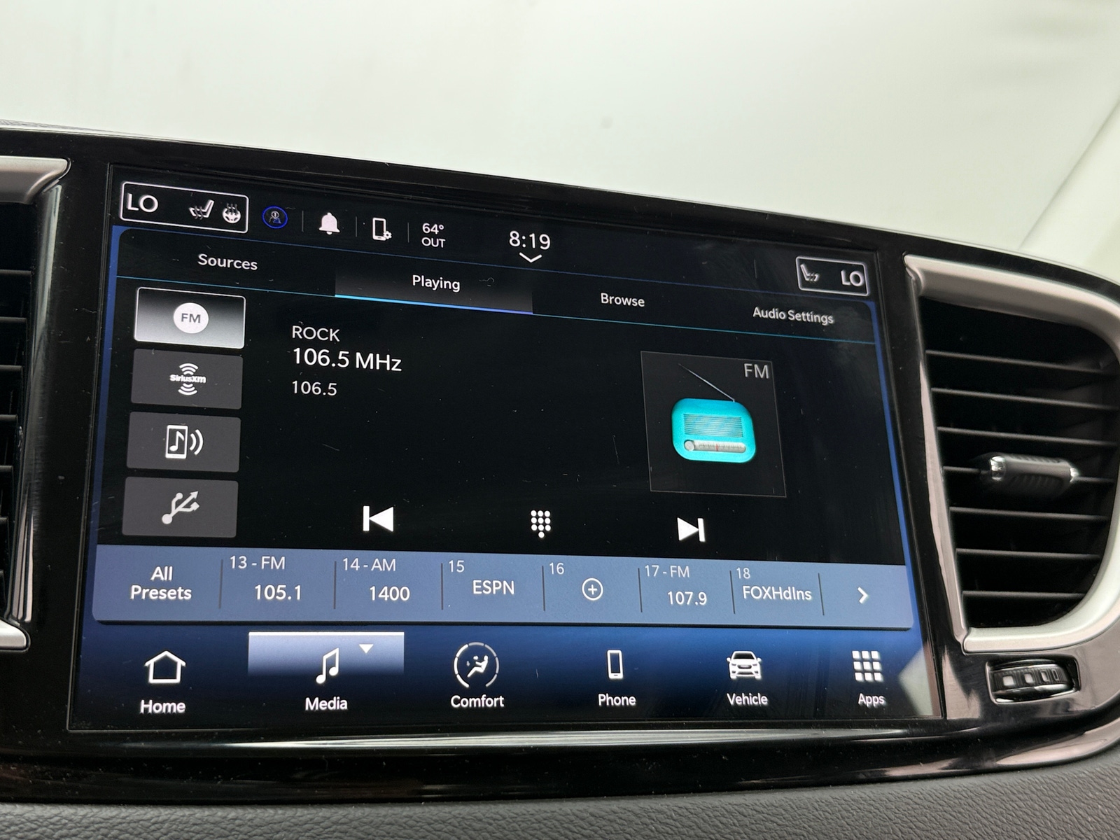 Thumbnail: 2024 Chrysler Pacifica - 3