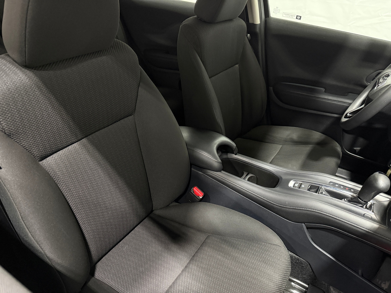 Thumbnail: 2017 Honda HR-V - 2