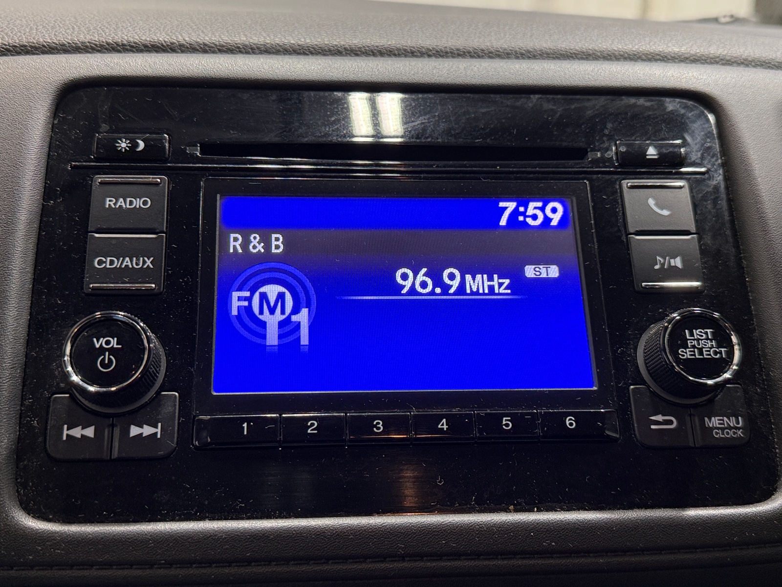 Thumbnail: 2017 Honda HR-V - 4