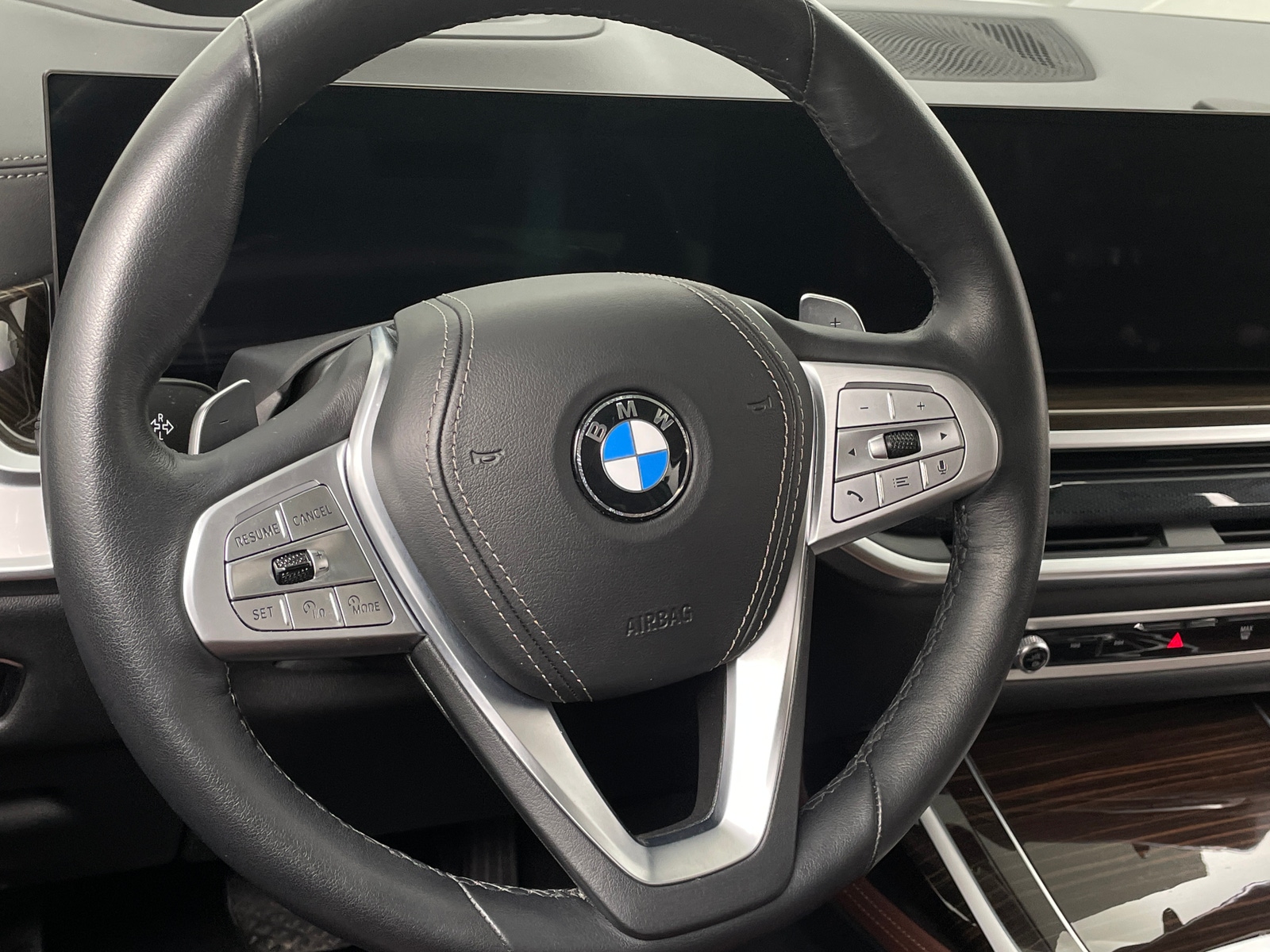 Thumbnail: 2023 BMW X7 - 4