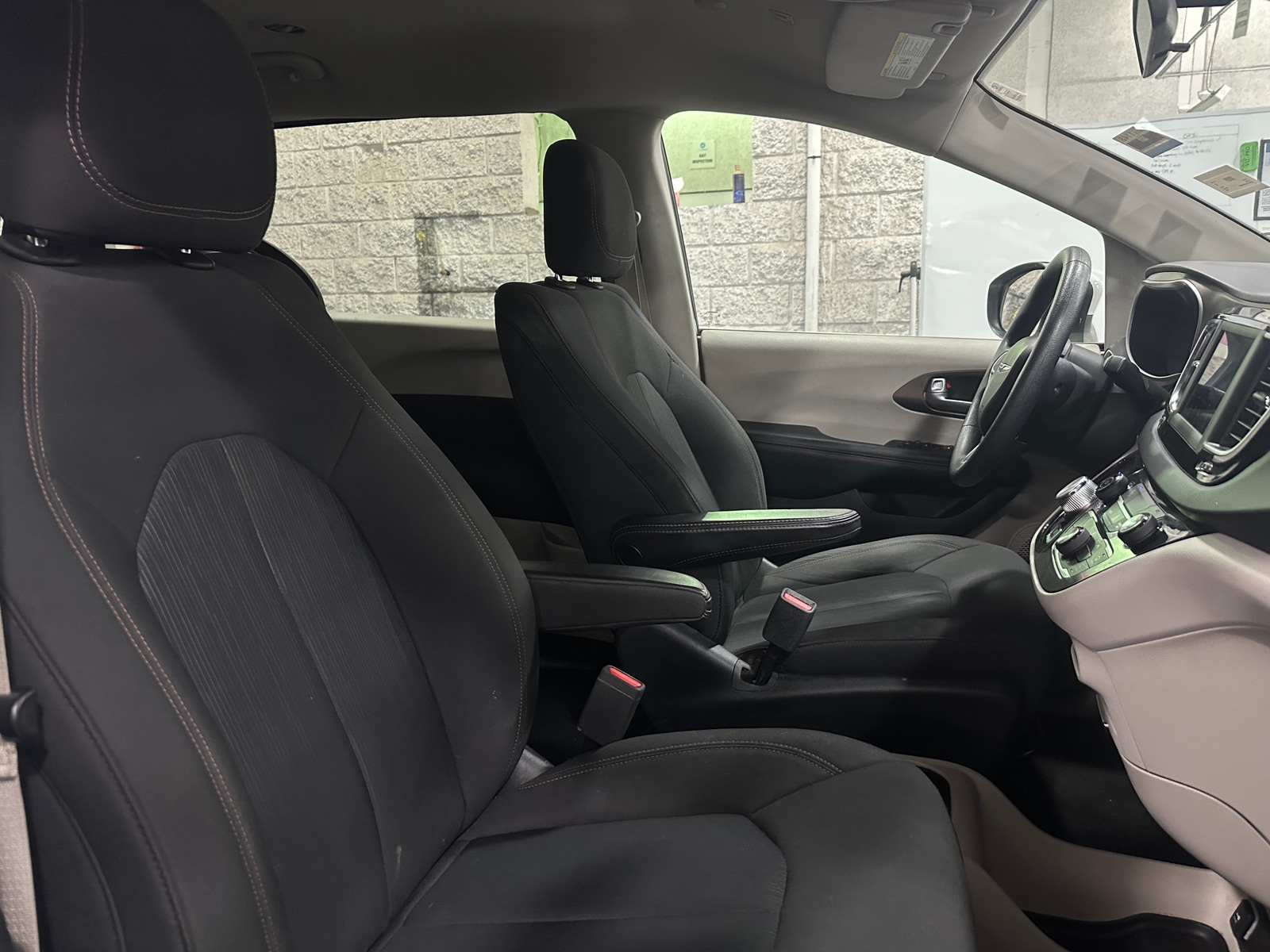 Thumbnail: 2019 Chrysler Pacifica - 2