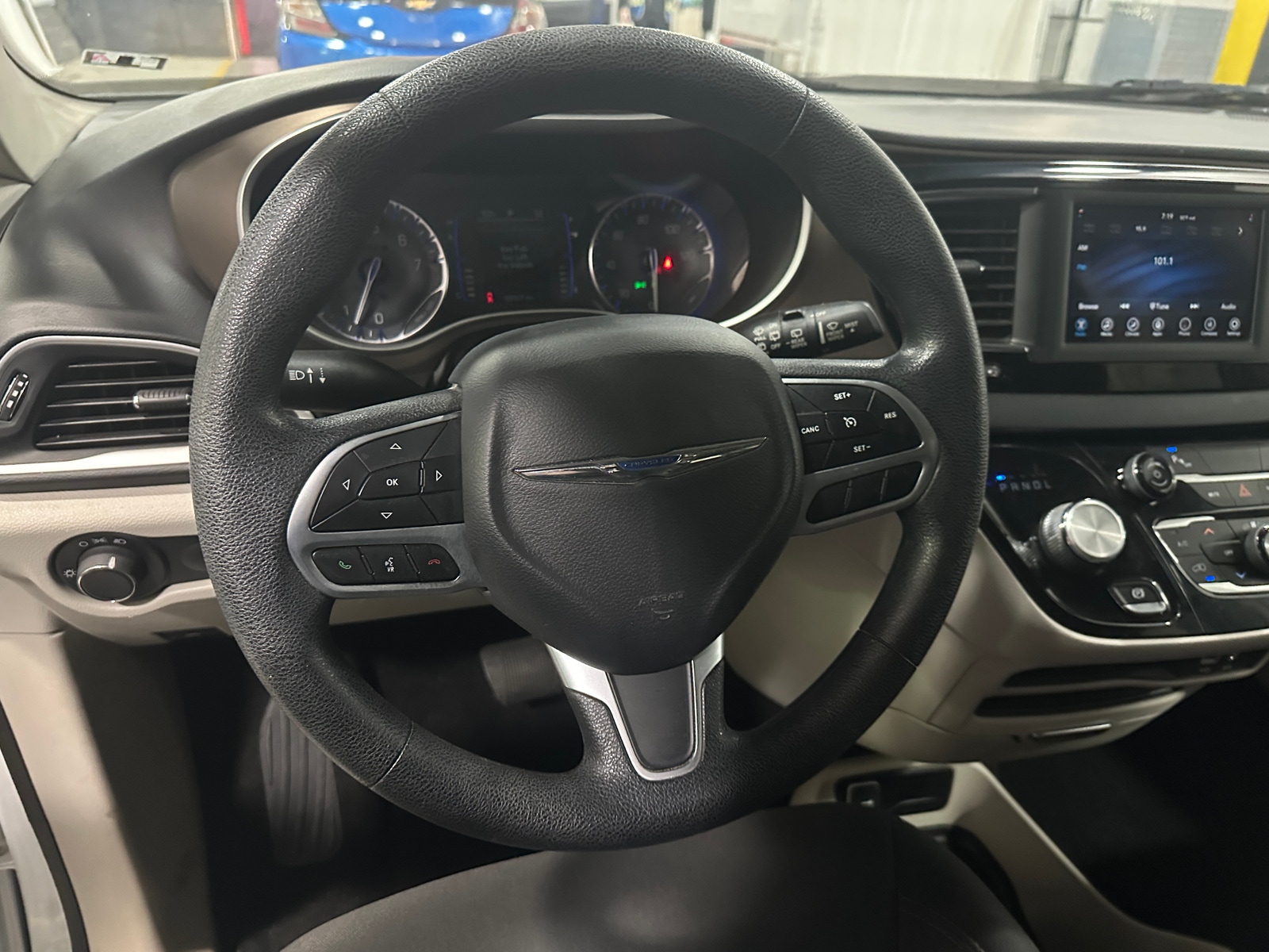 Thumbnail: 2019 Chrysler Pacifica - 5