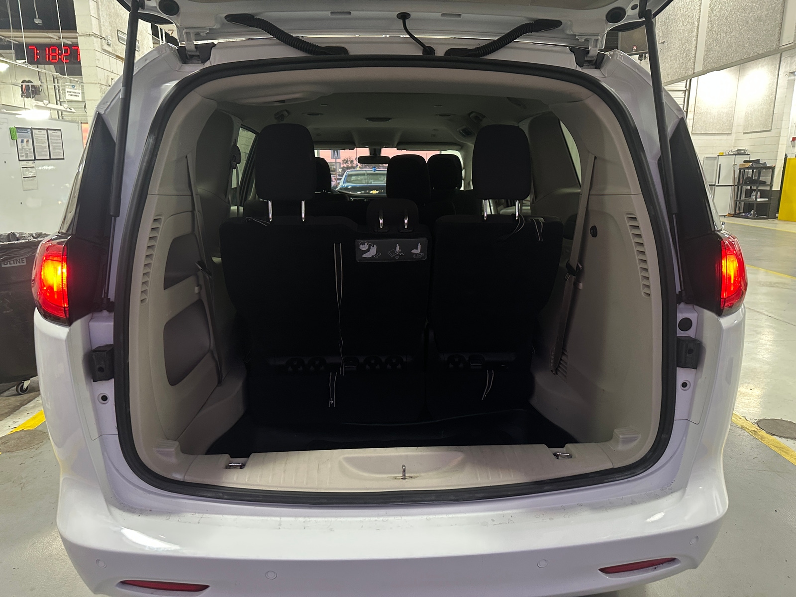 Thumbnail: 2019 Chrysler Pacifica - 7