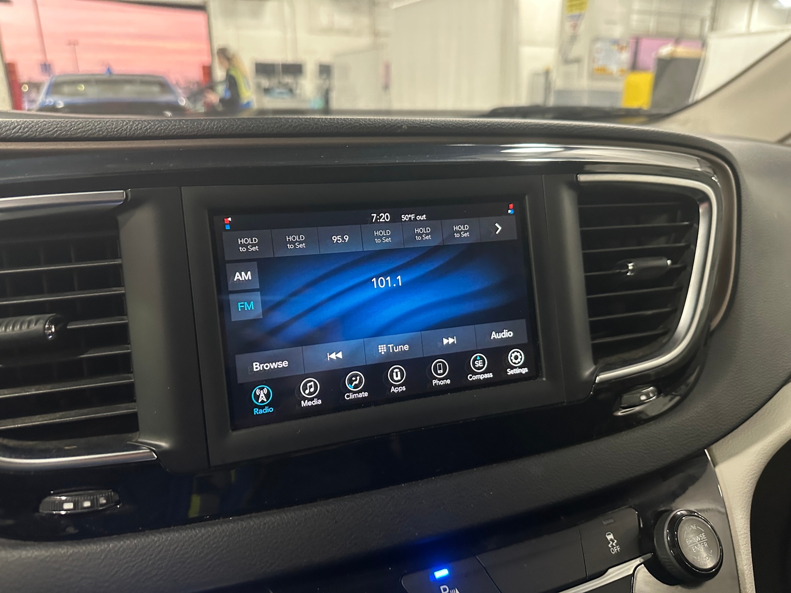 Thumbnail: 2019 Chrysler Pacifica - 4