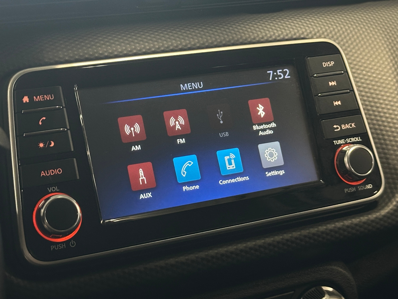 Thumbnail: 2022 Nissan Kicks - 4