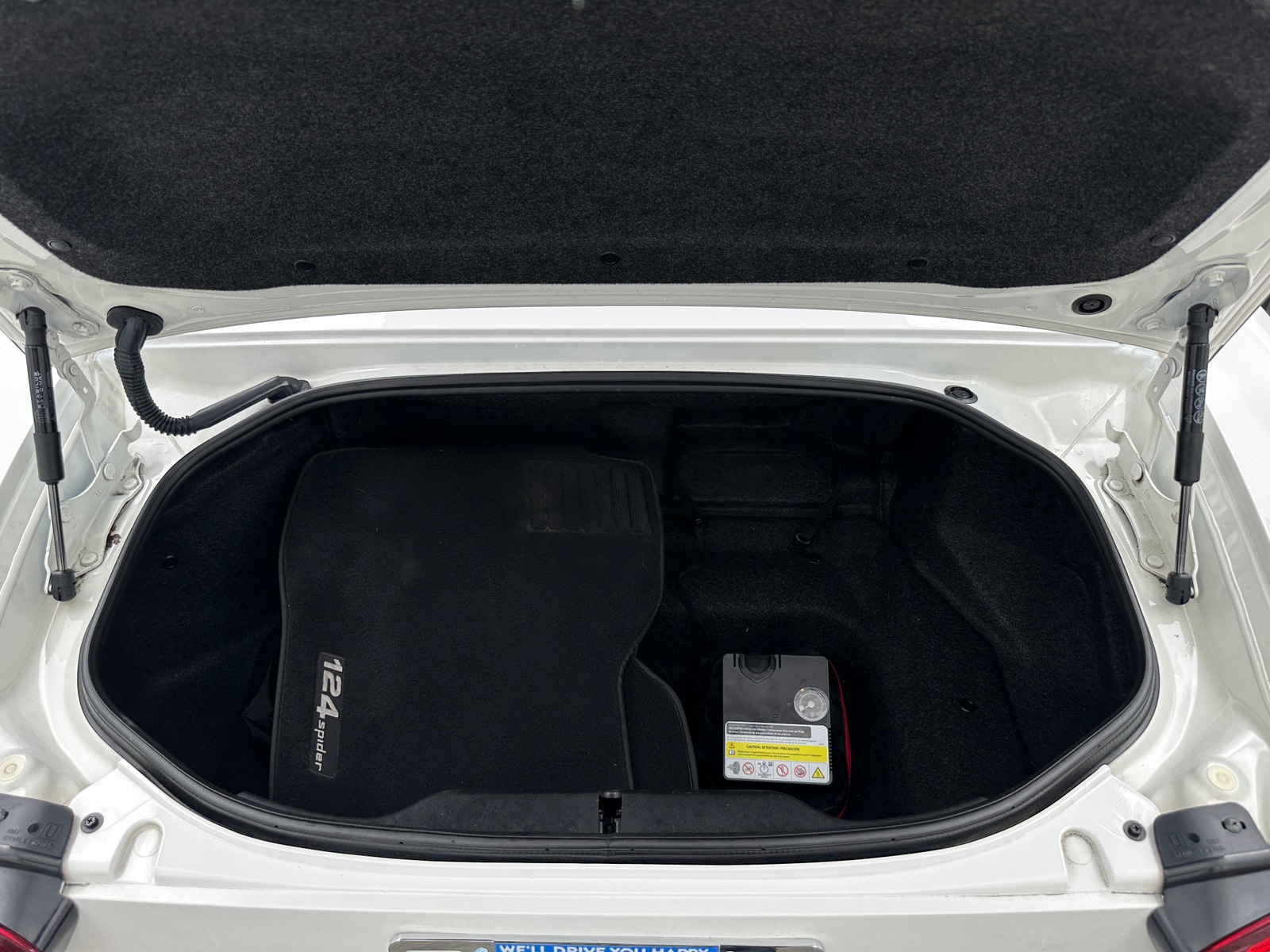 Thumbnail: 2017 Fiat 124 Spider - 5