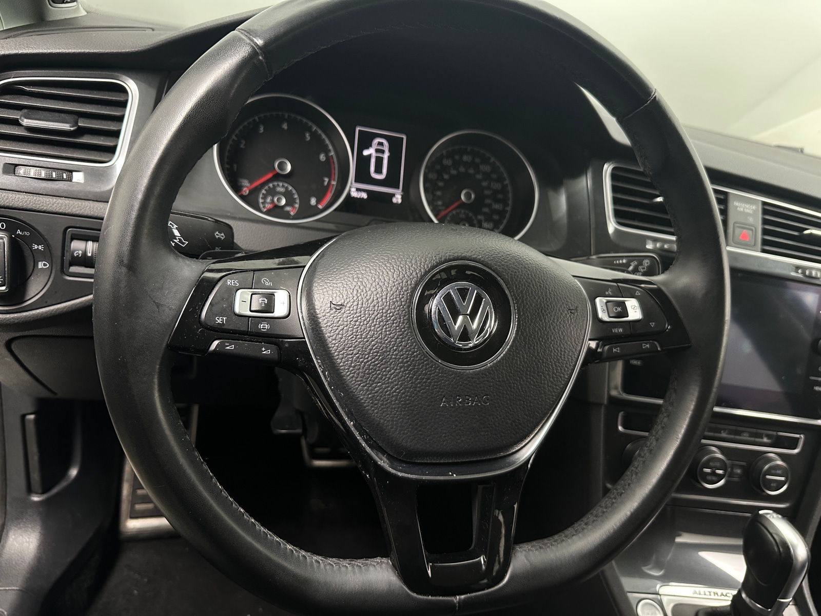 Thumbnail: 2019 Volkswagen Golf - 4