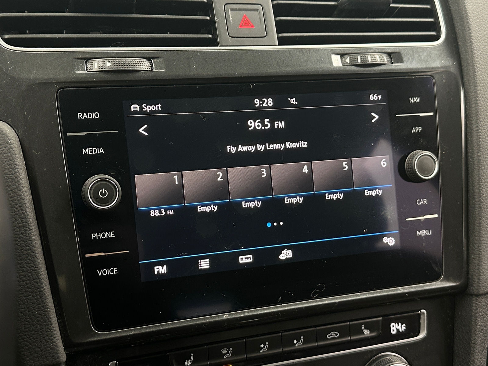 Thumbnail: 2019 Volkswagen Golf - 3