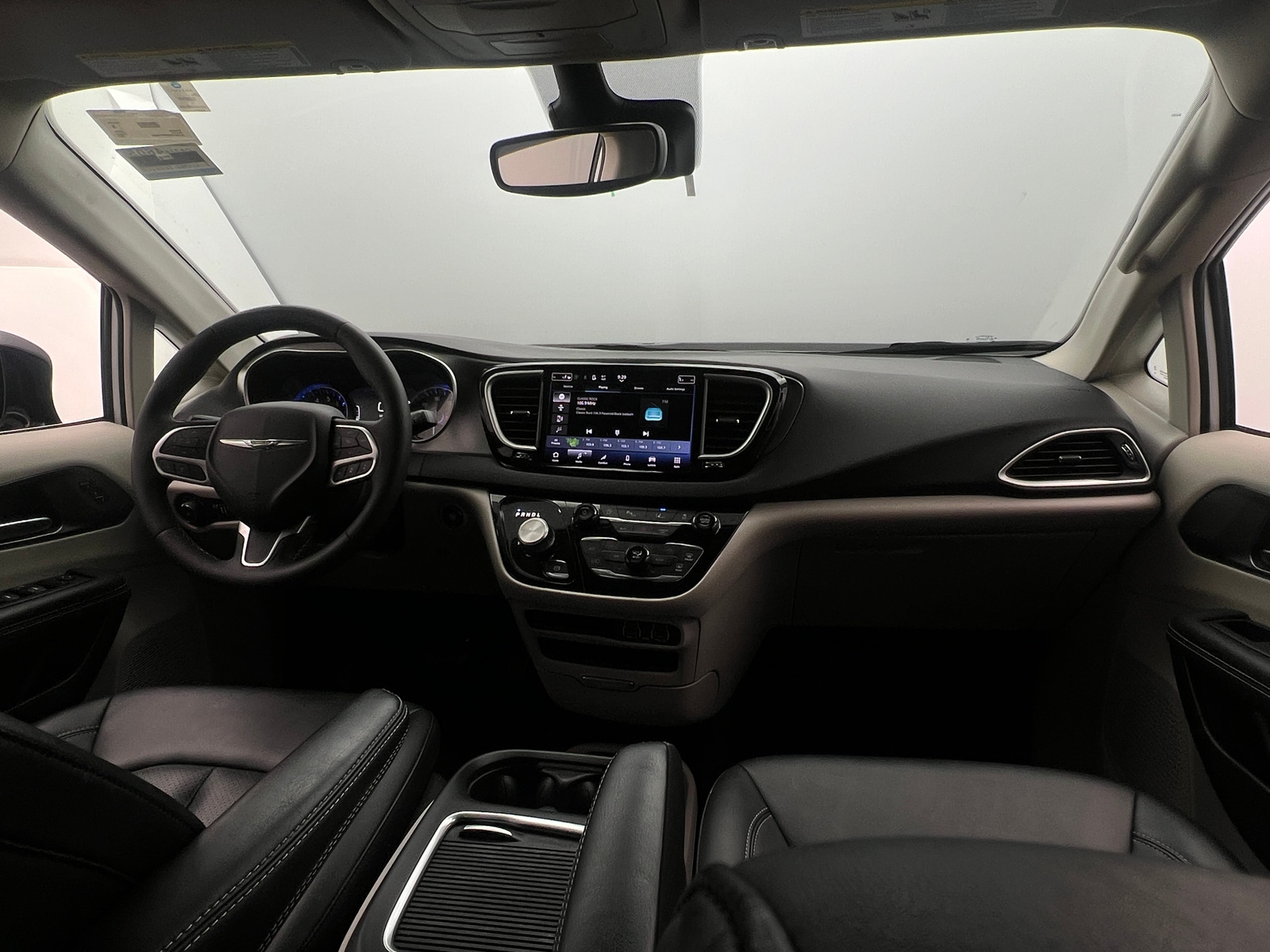 Thumbnail: 2024 Chrysler Pacifica - 2