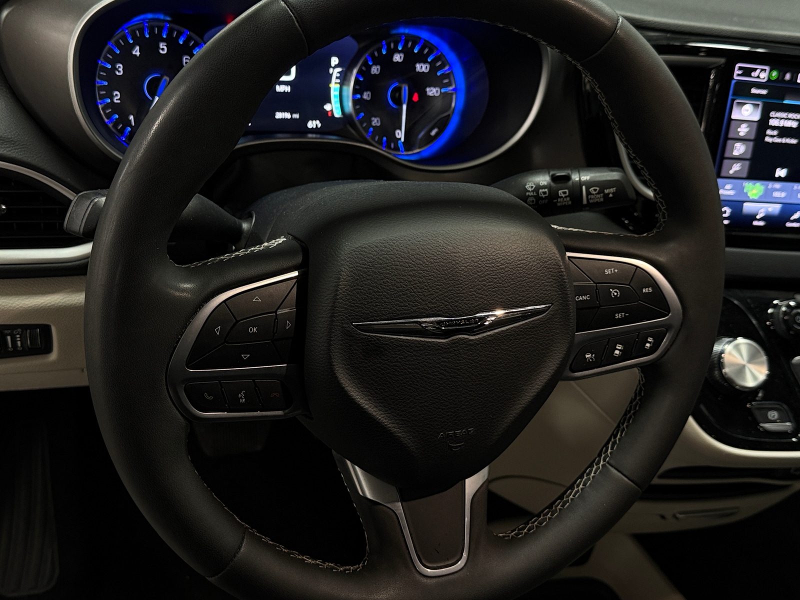 Thumbnail: 2024 Chrysler Pacifica - 4