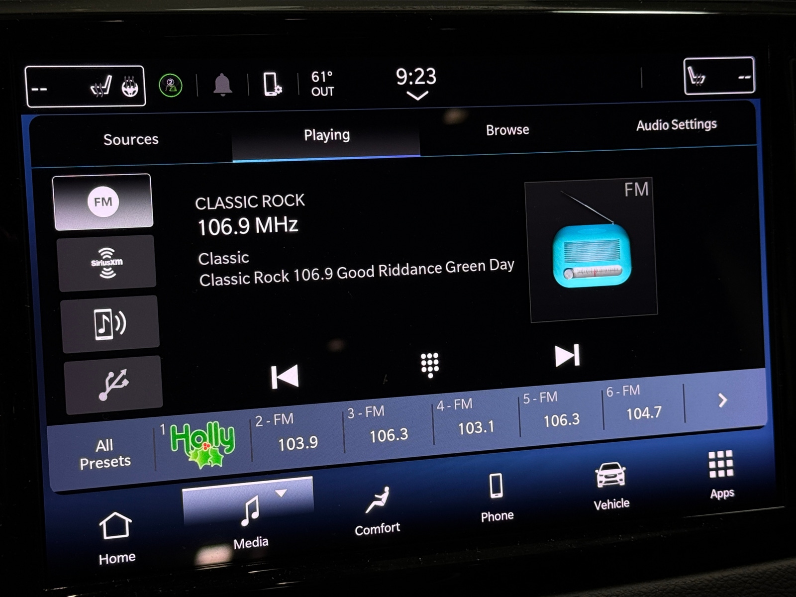 Thumbnail: 2024 Chrysler Pacifica - 3