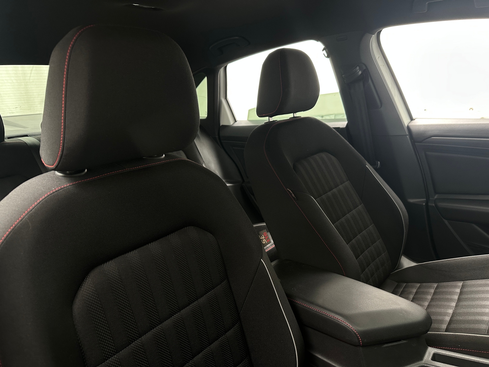 Thumbnail: 2019 Volkswagen Jetta - 2