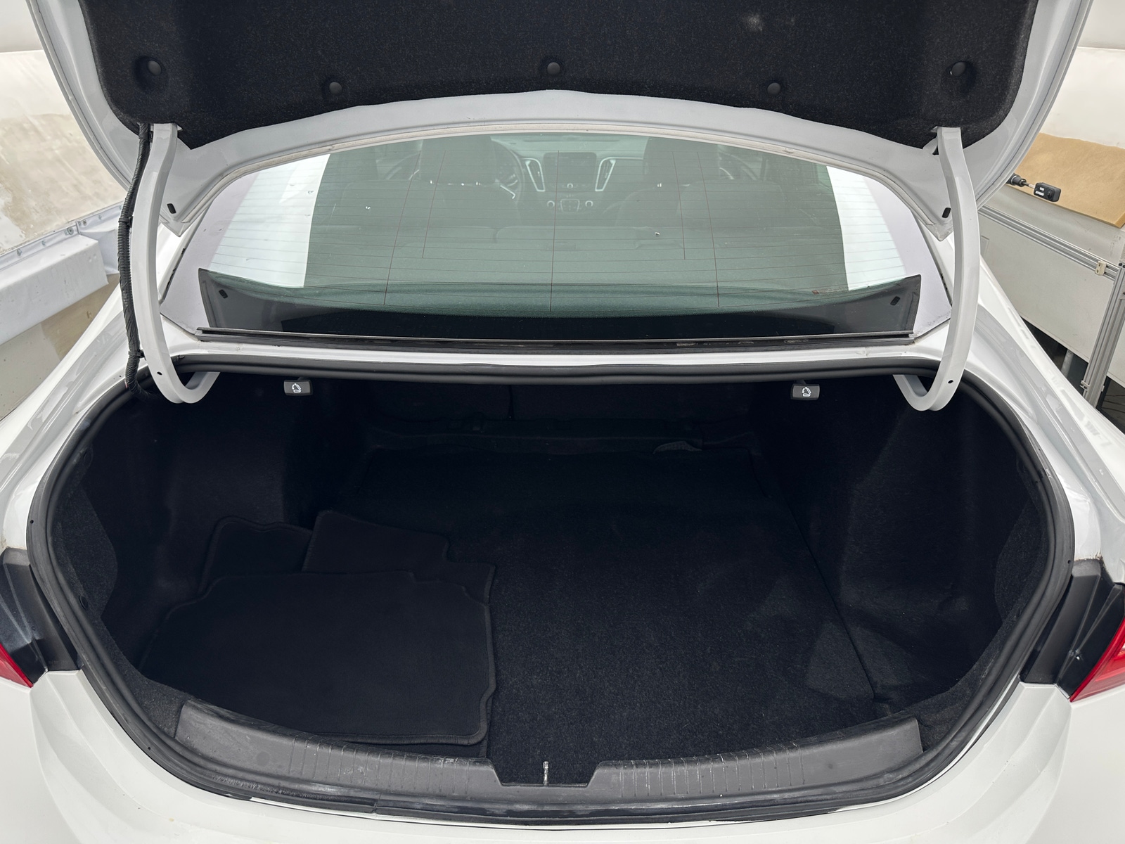 Thumbnail: 2024 Chevrolet Malibu - 7