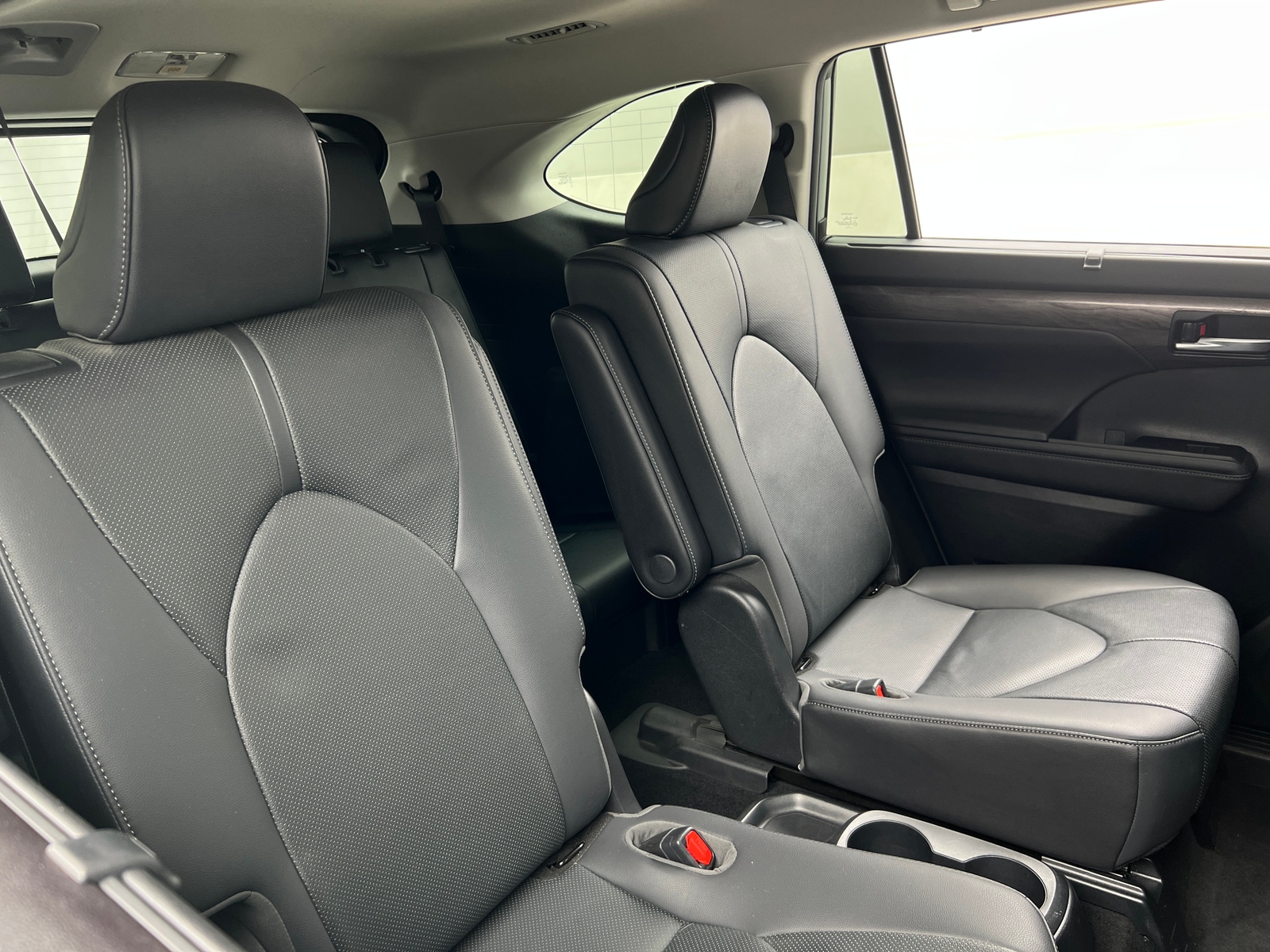 Thumbnail: 2020 Toyota Highlander - 5