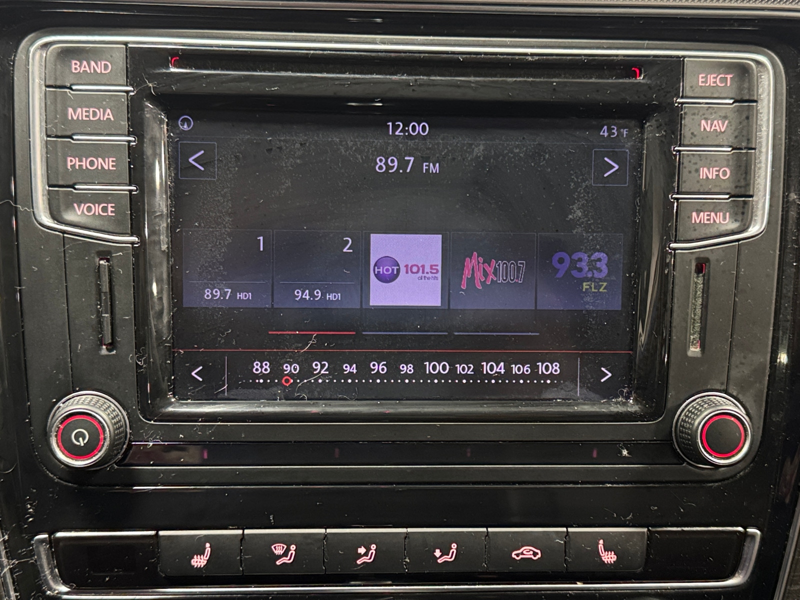 Thumbnail: 2016 Volkswagen Passat - 3