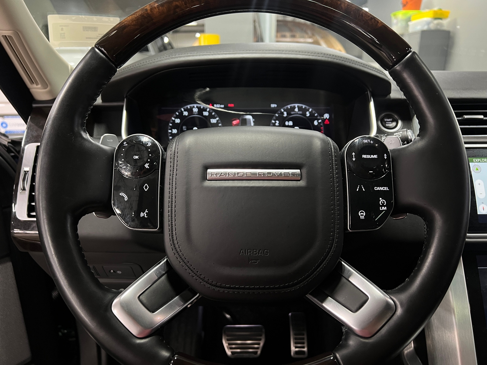 Thumbnail: 2021 Land Rover Range Rover - 4