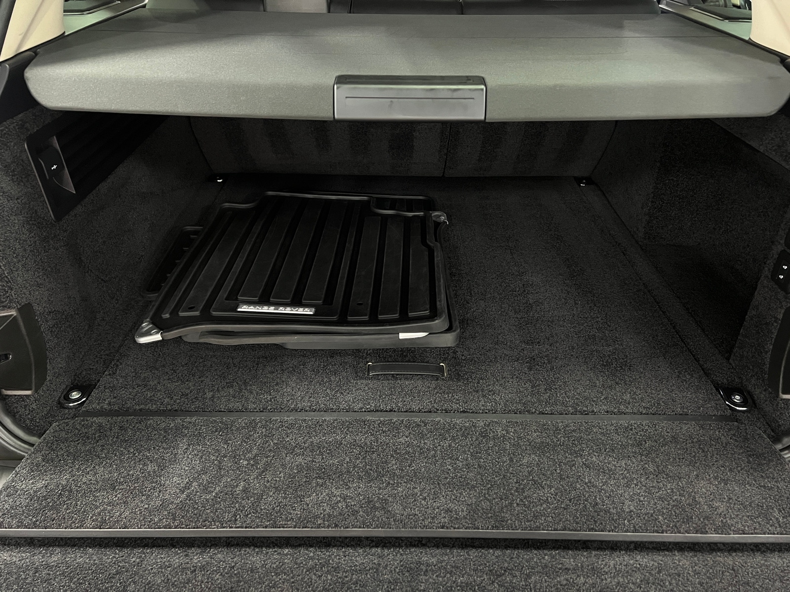 Thumbnail: 2021 Land Rover Range Rover - 6