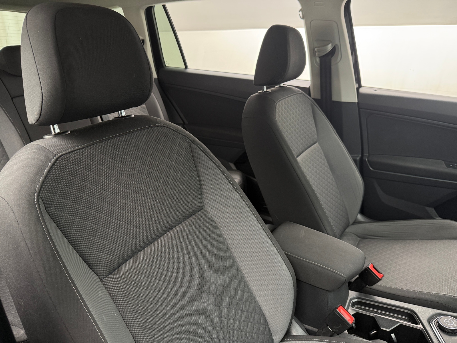 Thumbnail: 2020 Volkswagen Tiguan - 2