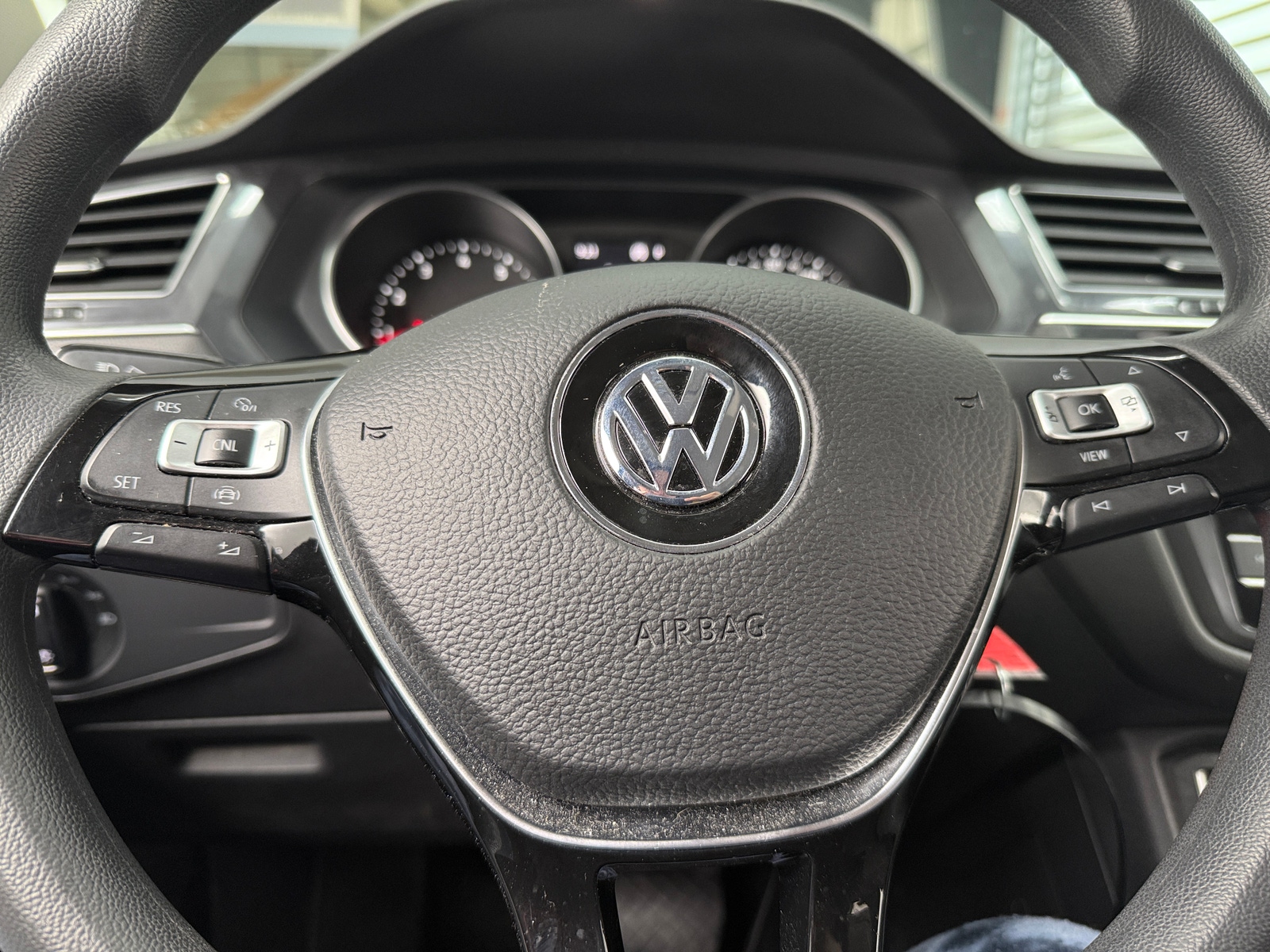 Thumbnail: 2020 Volkswagen Tiguan - 5