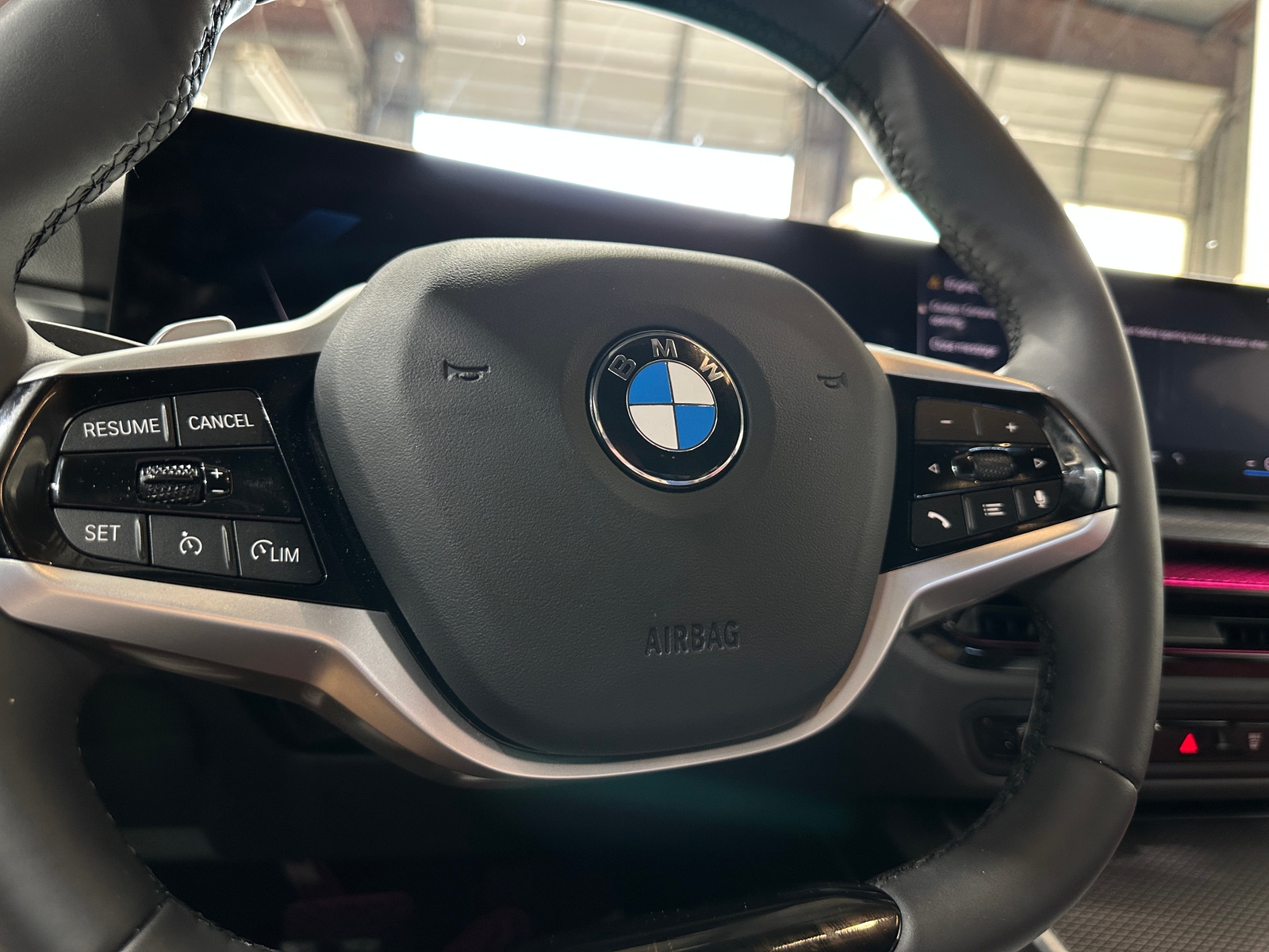 Thumbnail: 2025 BMW 3 Series - 4