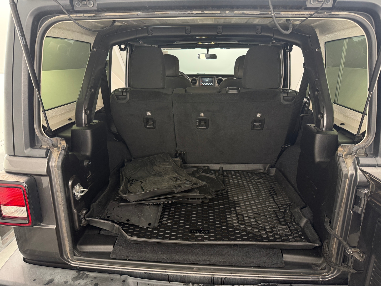 Thumbnail: 2019 Jeep Wrangler - 7