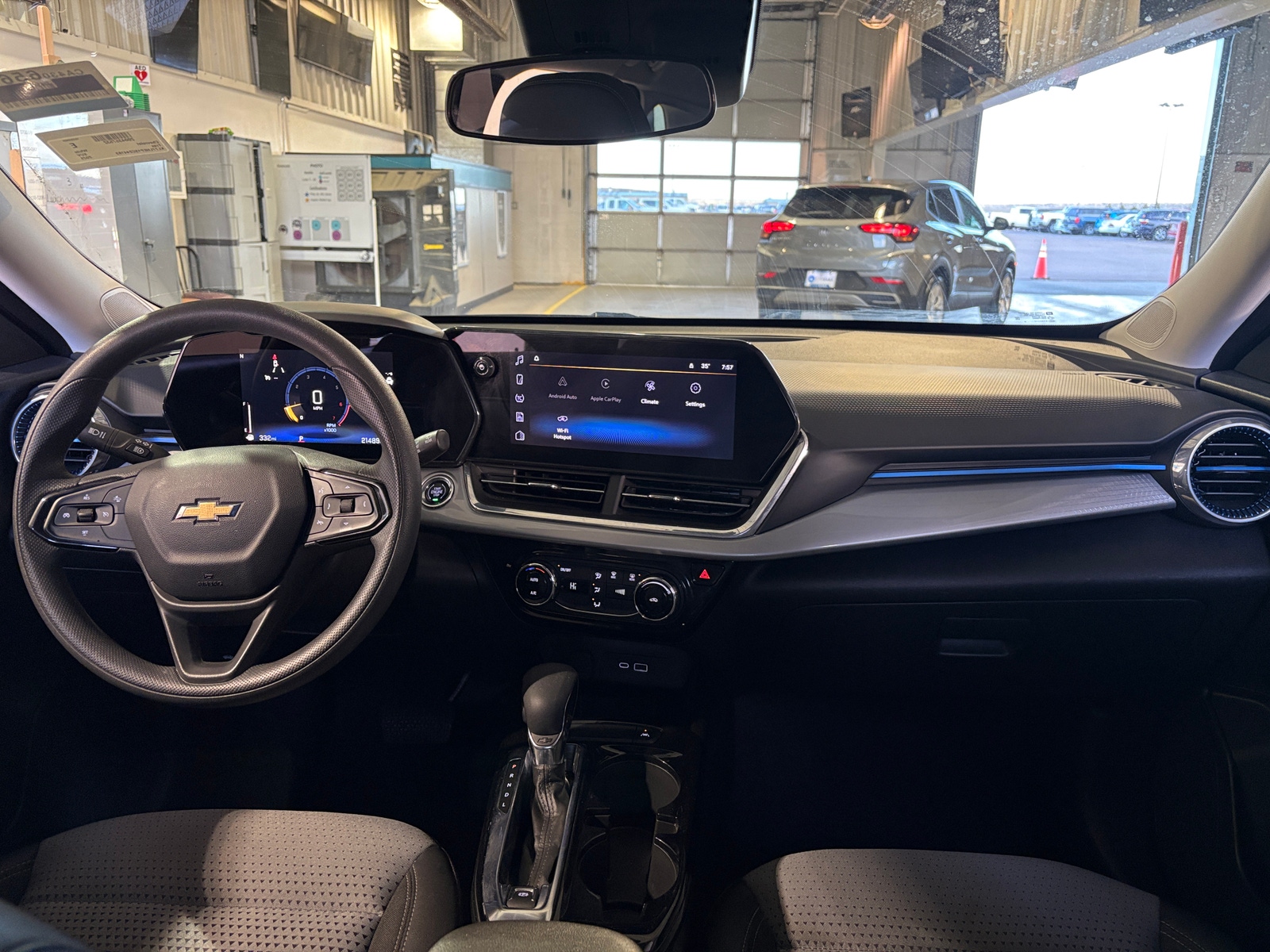 Thumbnail: 2025 Chevrolet Trax - 3